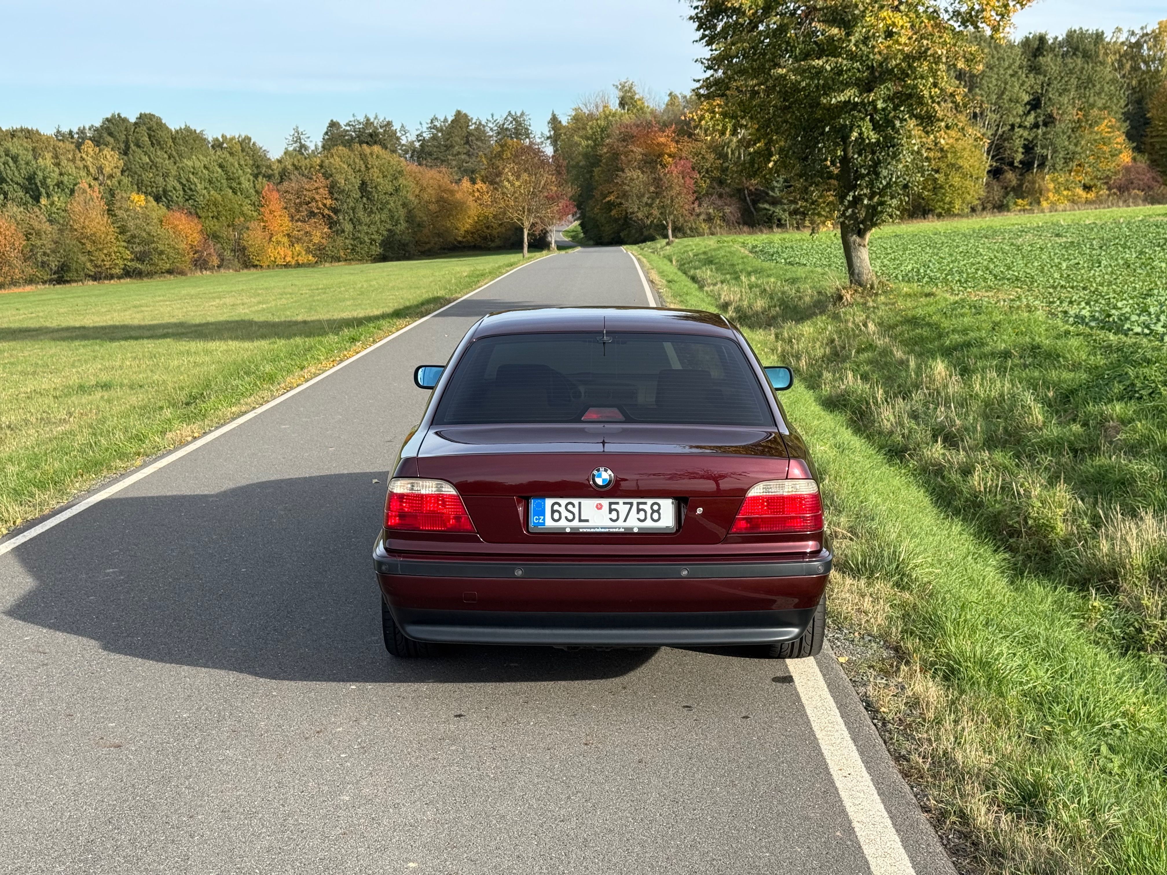 BMW Řada 7, BMW 735i V8, AT, Canyonrot - fotka 6