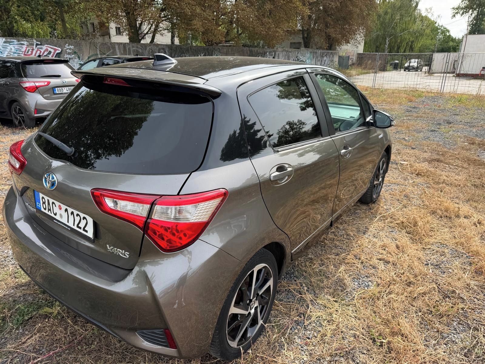 Toyota Yaris, 1.5 Hybrid Select - fotka 4