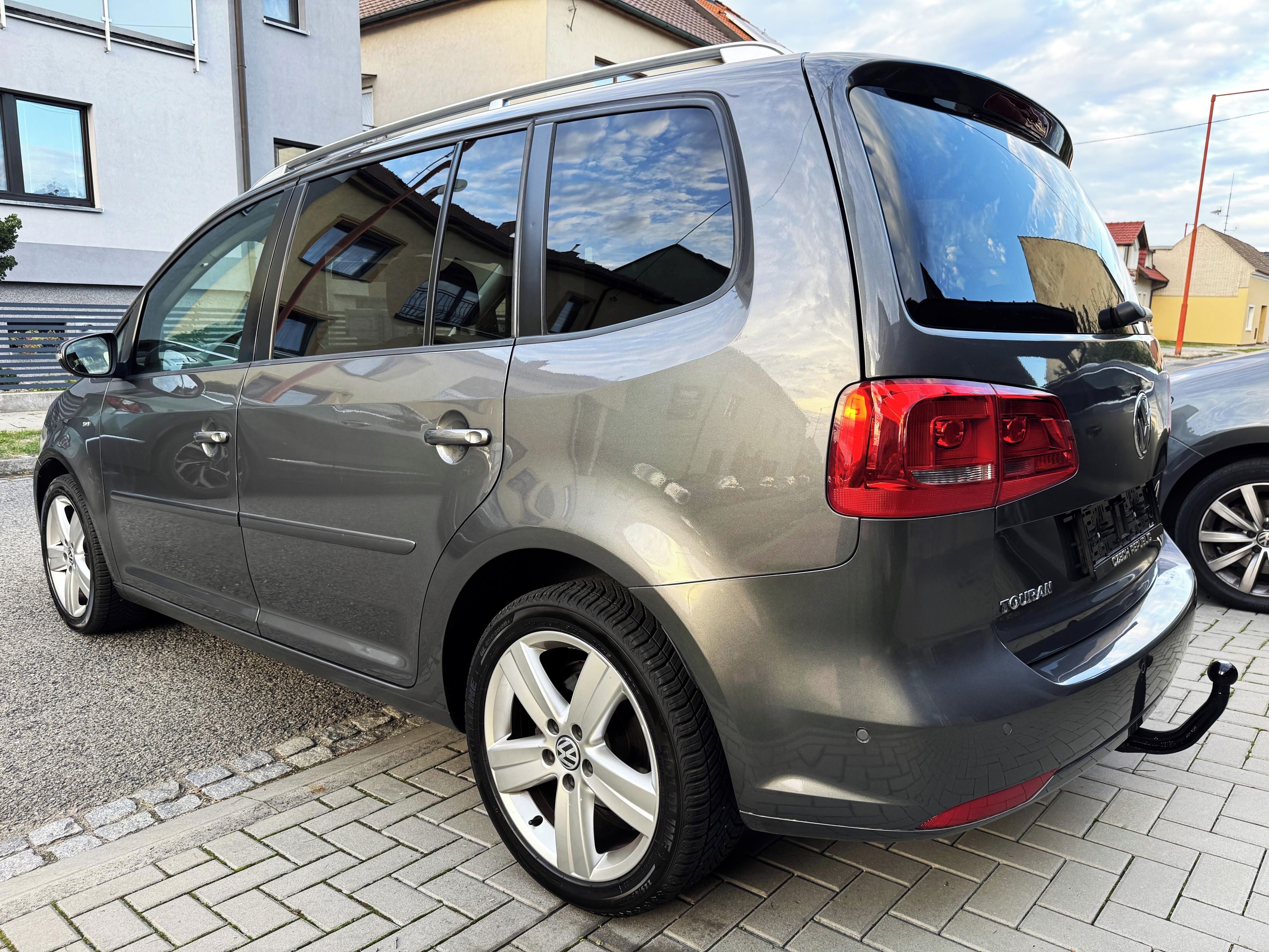 Volkswagen Touran, 2.0TDI 7-MÍST,TAŽNÉ,PANORAMA, - fotka 6