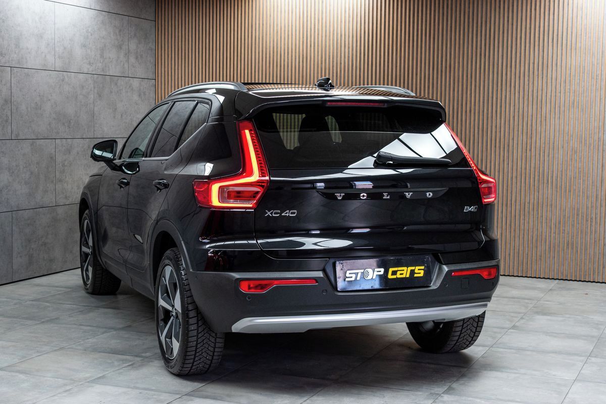 Volvo XC40, B4 AWD KAMERY360*HARMAN*ČR 1.M - fotka 4