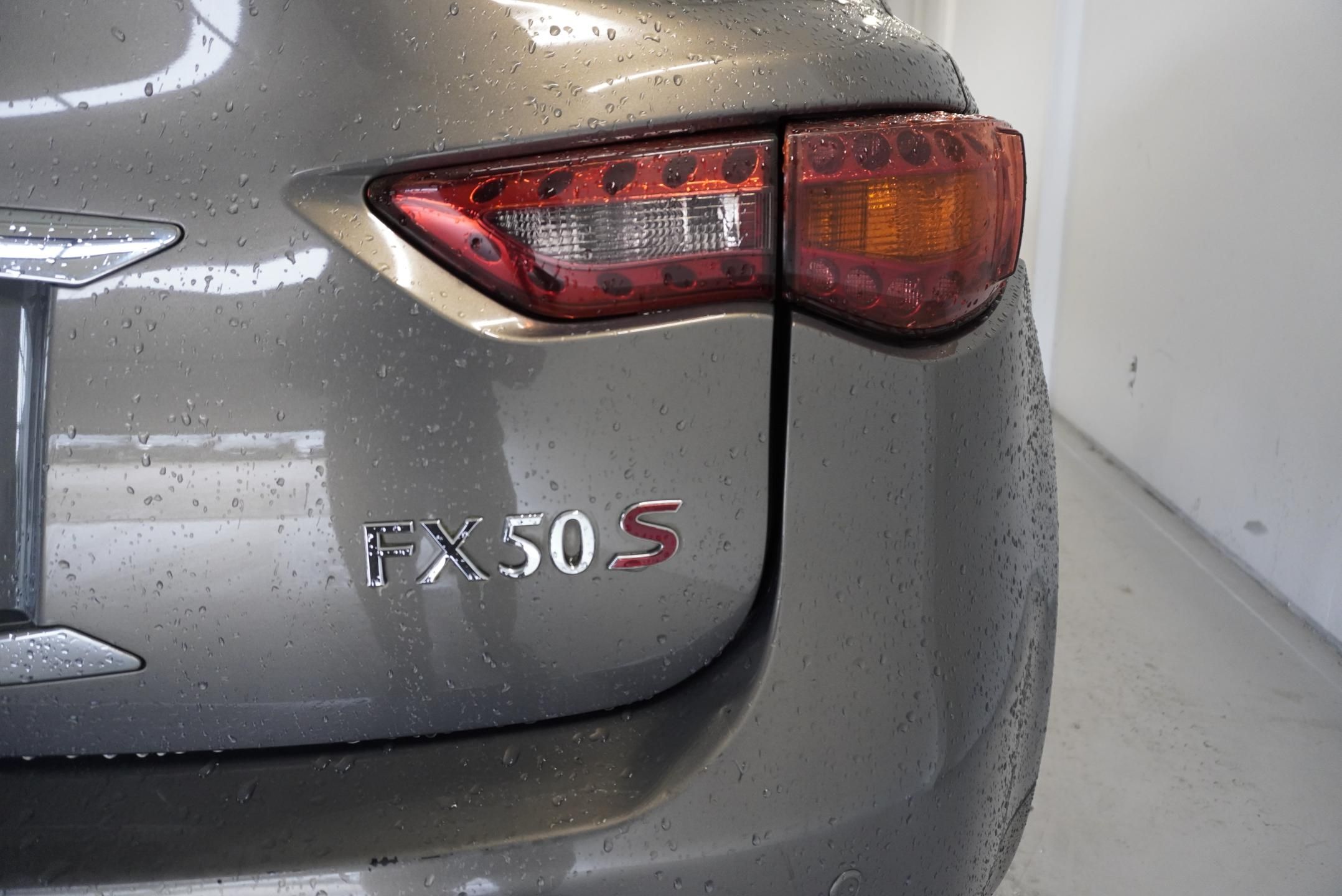 Infiniti FX50, 5.0 V8 287 kW AWD AUTOMAT - fotka 5
