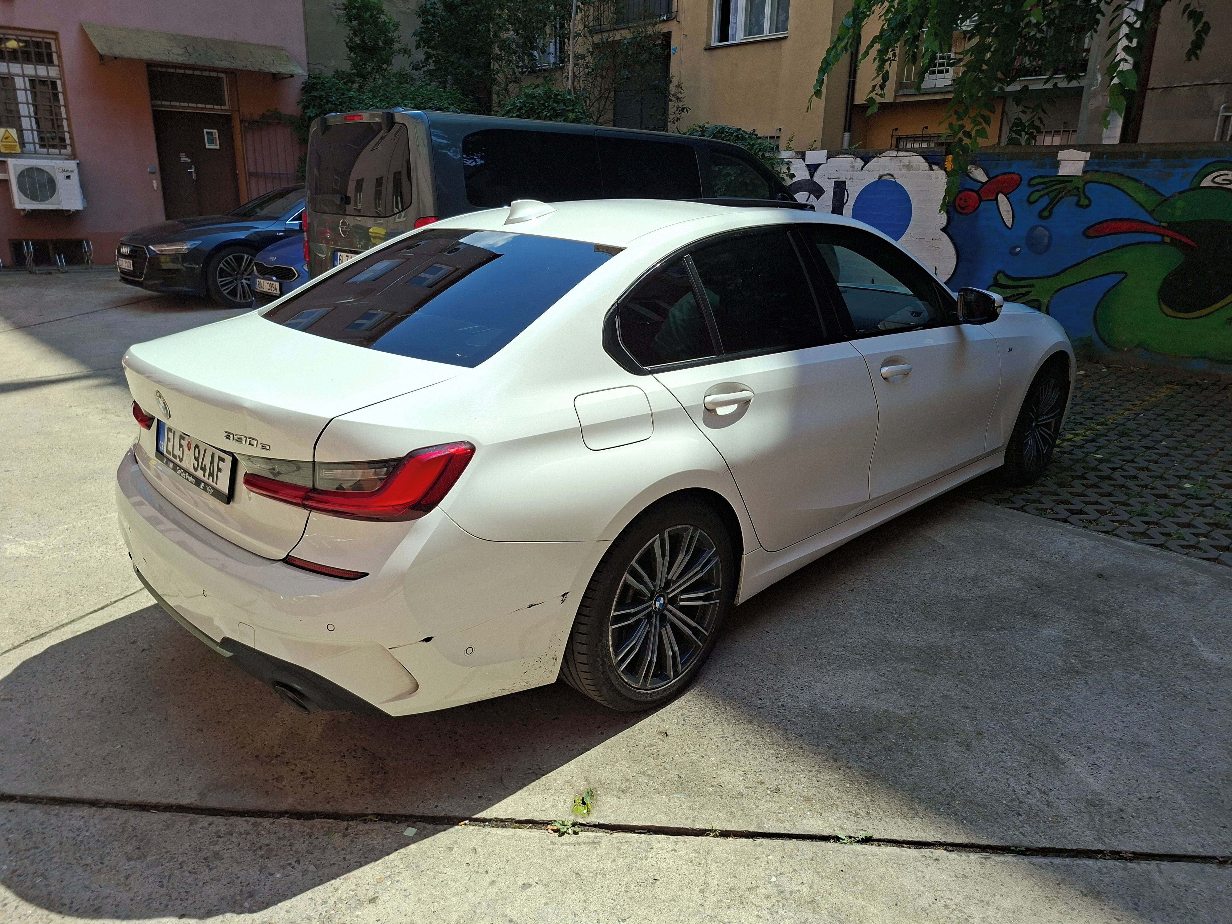 BMW Řada 3, BMW 330e - fotka 3