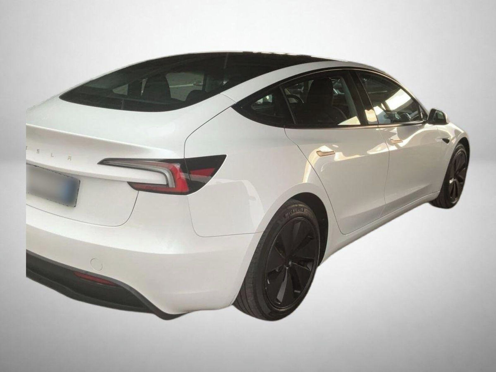 Tesla Model 3, Standard Range 60kWh - fotka 2