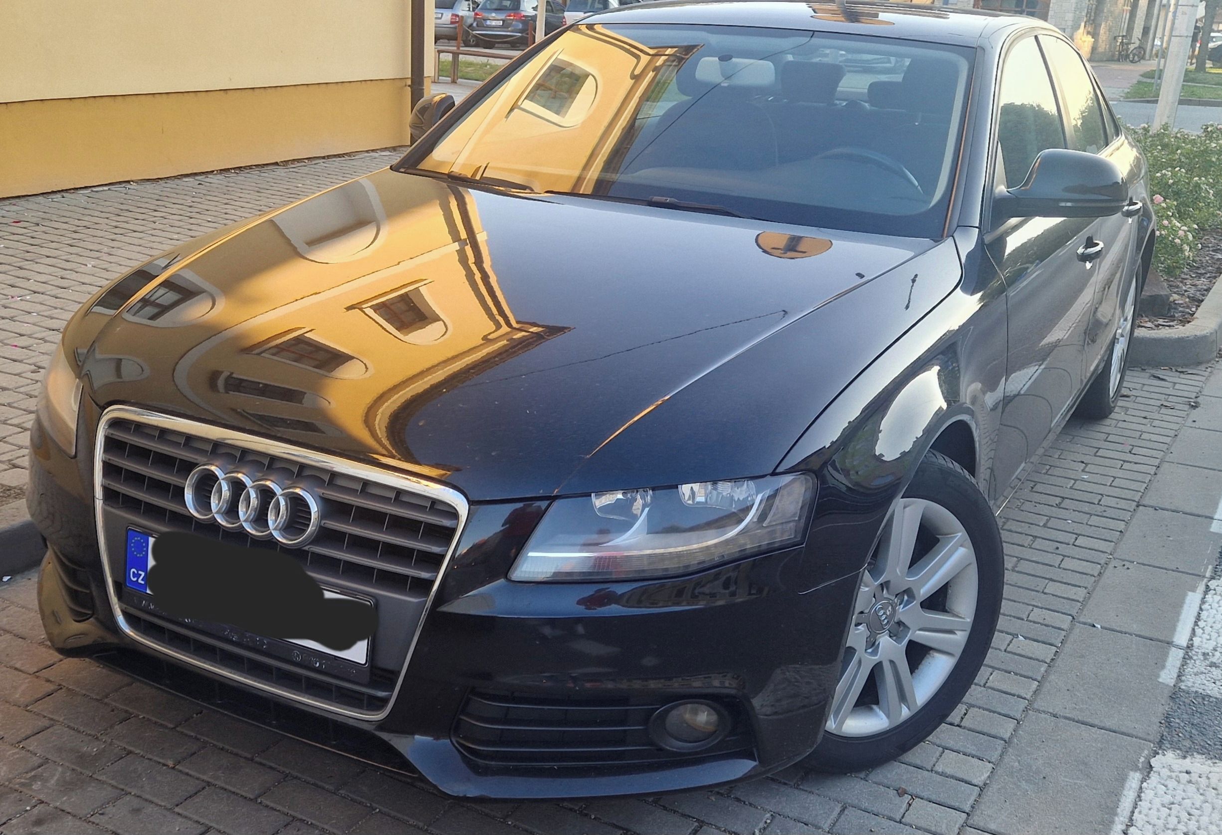 Audi A4, Servisovany pěkny koupen v Cr