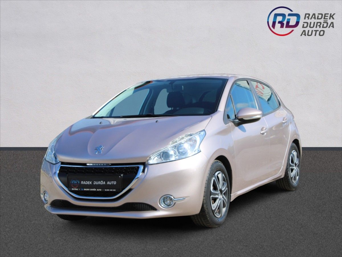 Peugeot 208, 1,4 i NOVÉ V ČR