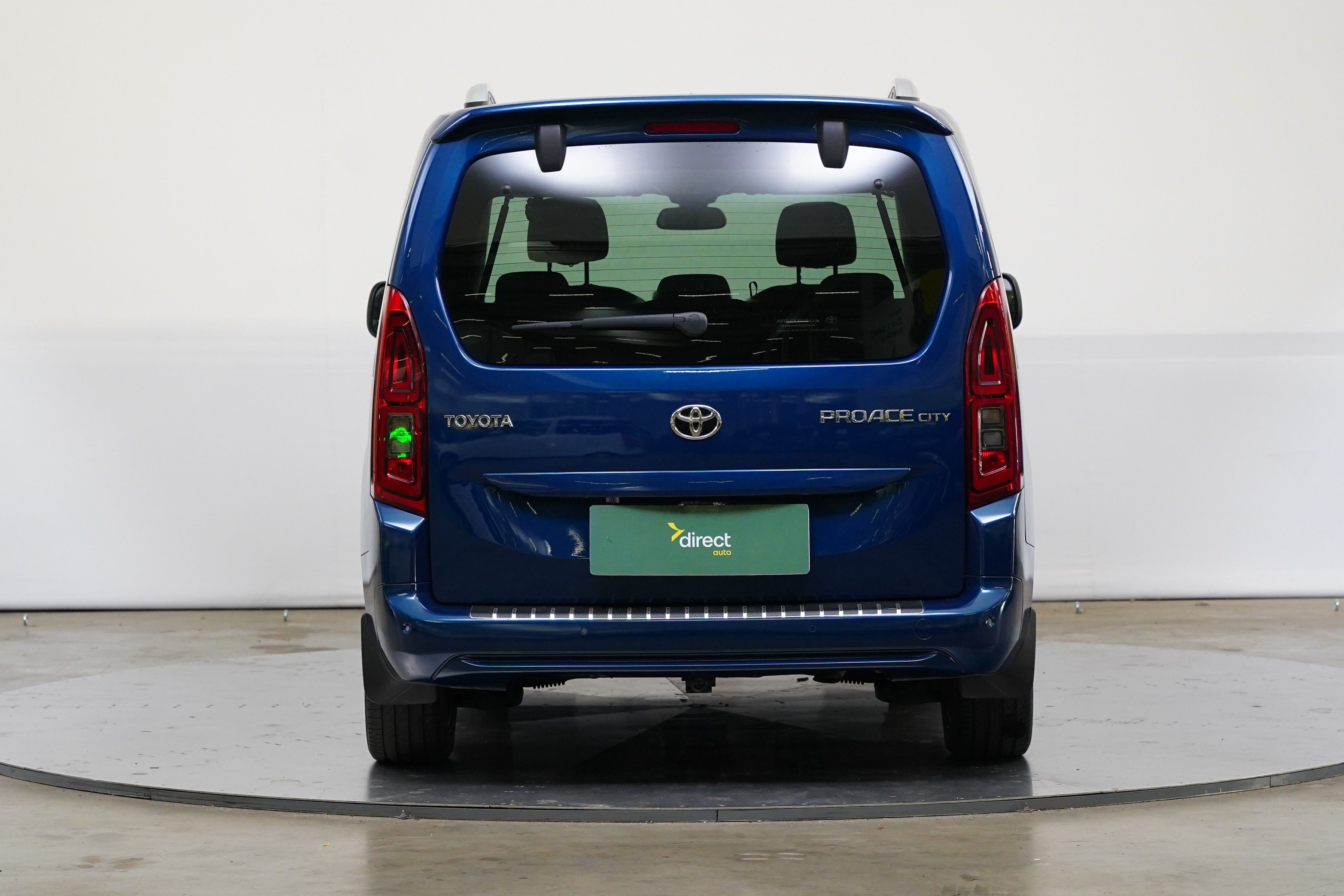 Toyota Proace City Verso, 1.5 D-4D 96 kW Family - fotka 6