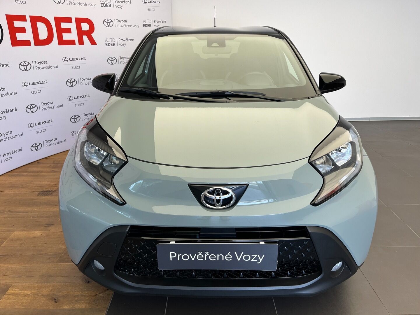 Toyota Aygo, X  1.0 CVT Style - fotka 2