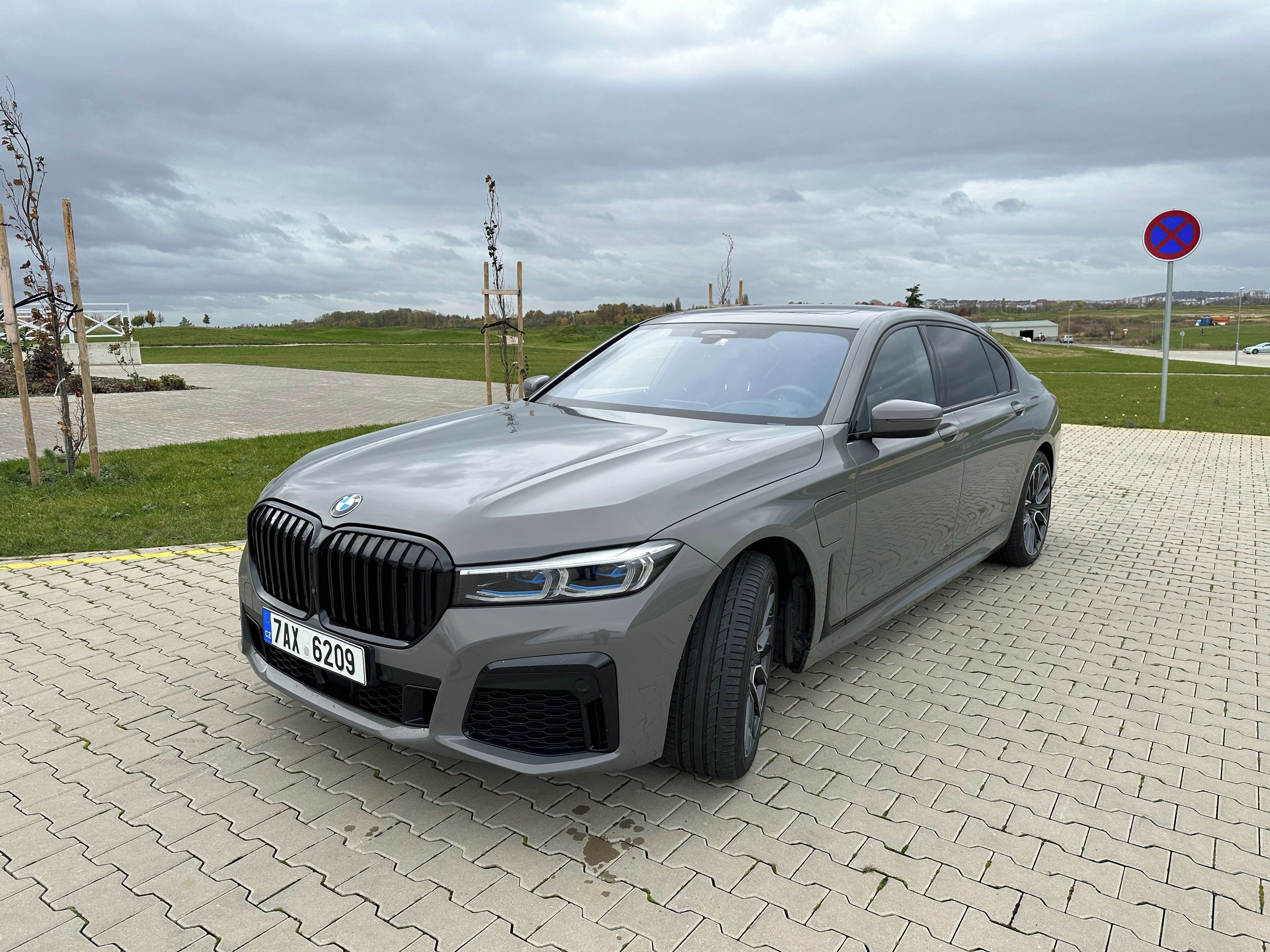 BMW Řada 7, BMW 745Le xDrive autoriz. ser.