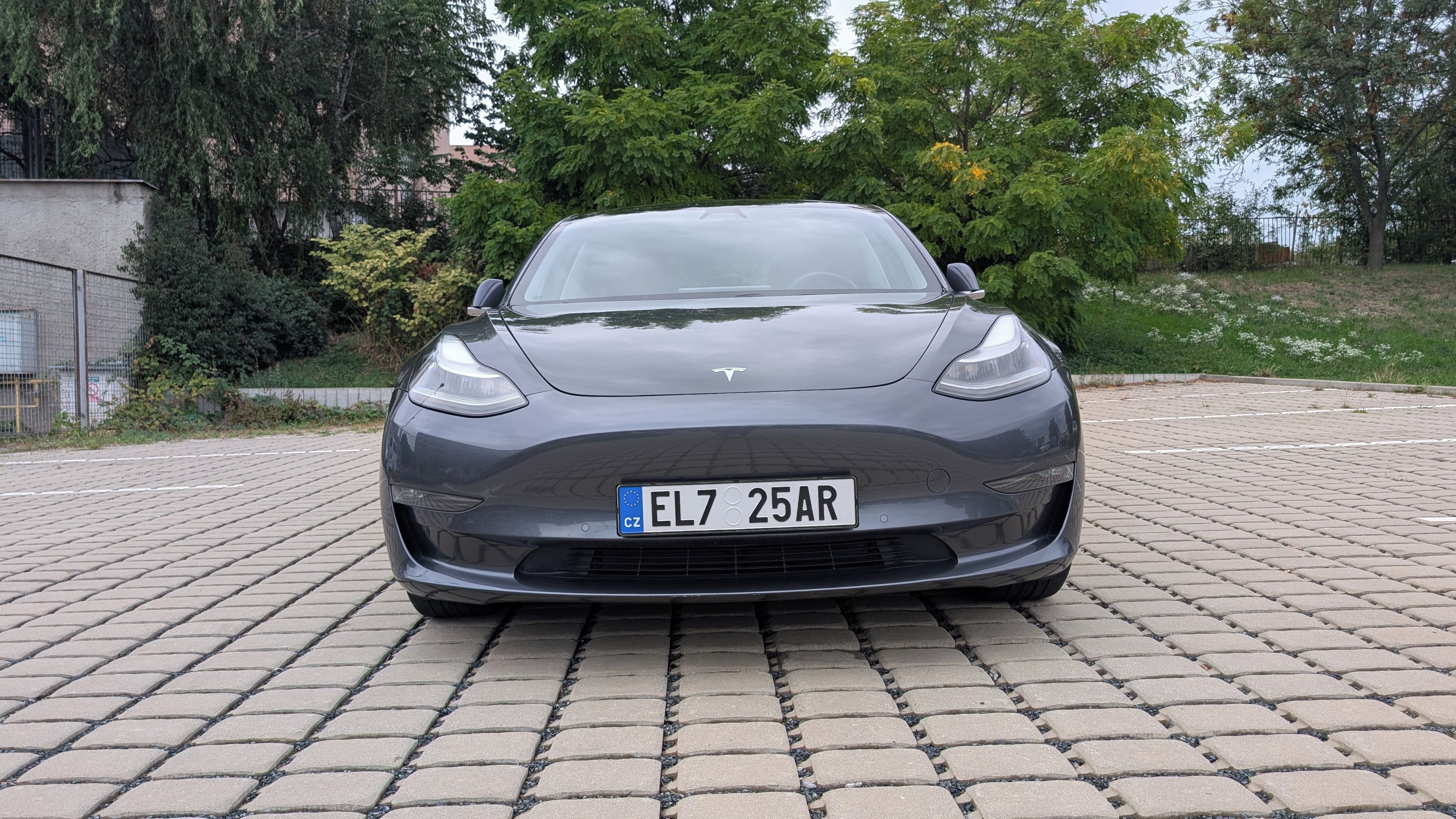 Tesla Model 3, Long Range, 4x4, garážováno - fotka 2