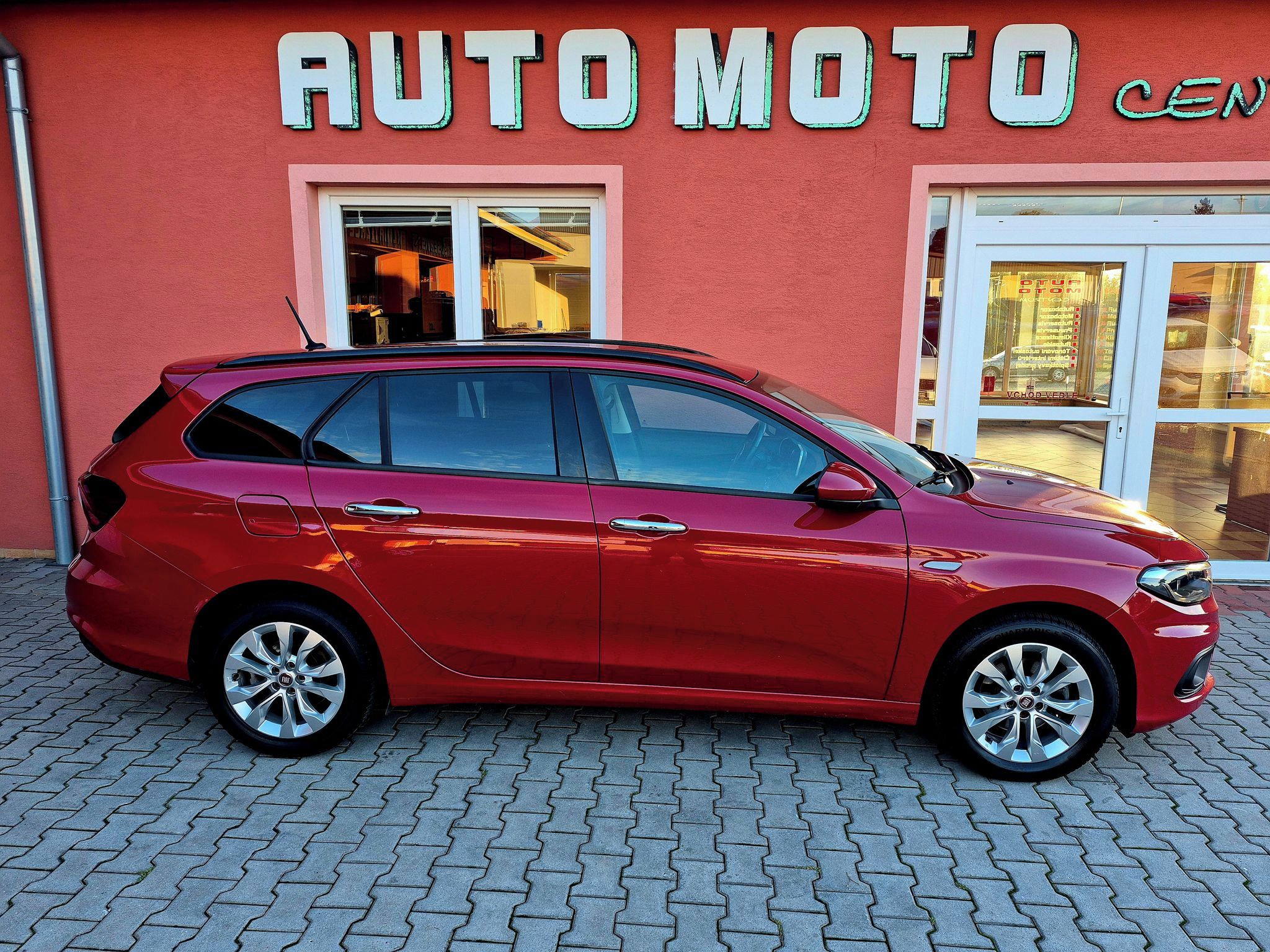 Fiat Tipo, 1.4 Turbo 88kw Lounge - fotka 5