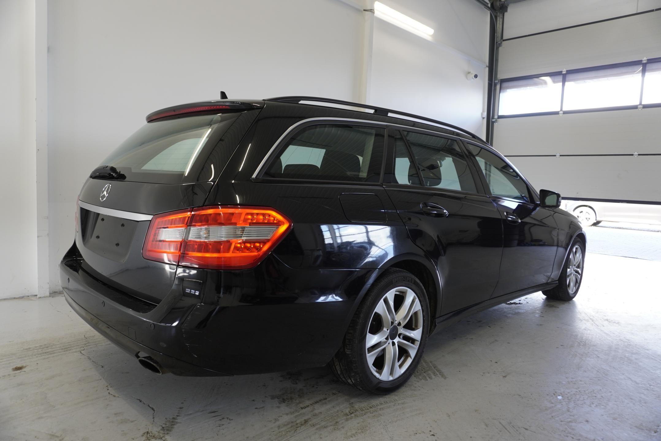 Mercedes-Benz Třídy E, 3.0 CDi V6 170kW AUTOMAT - fotka 6