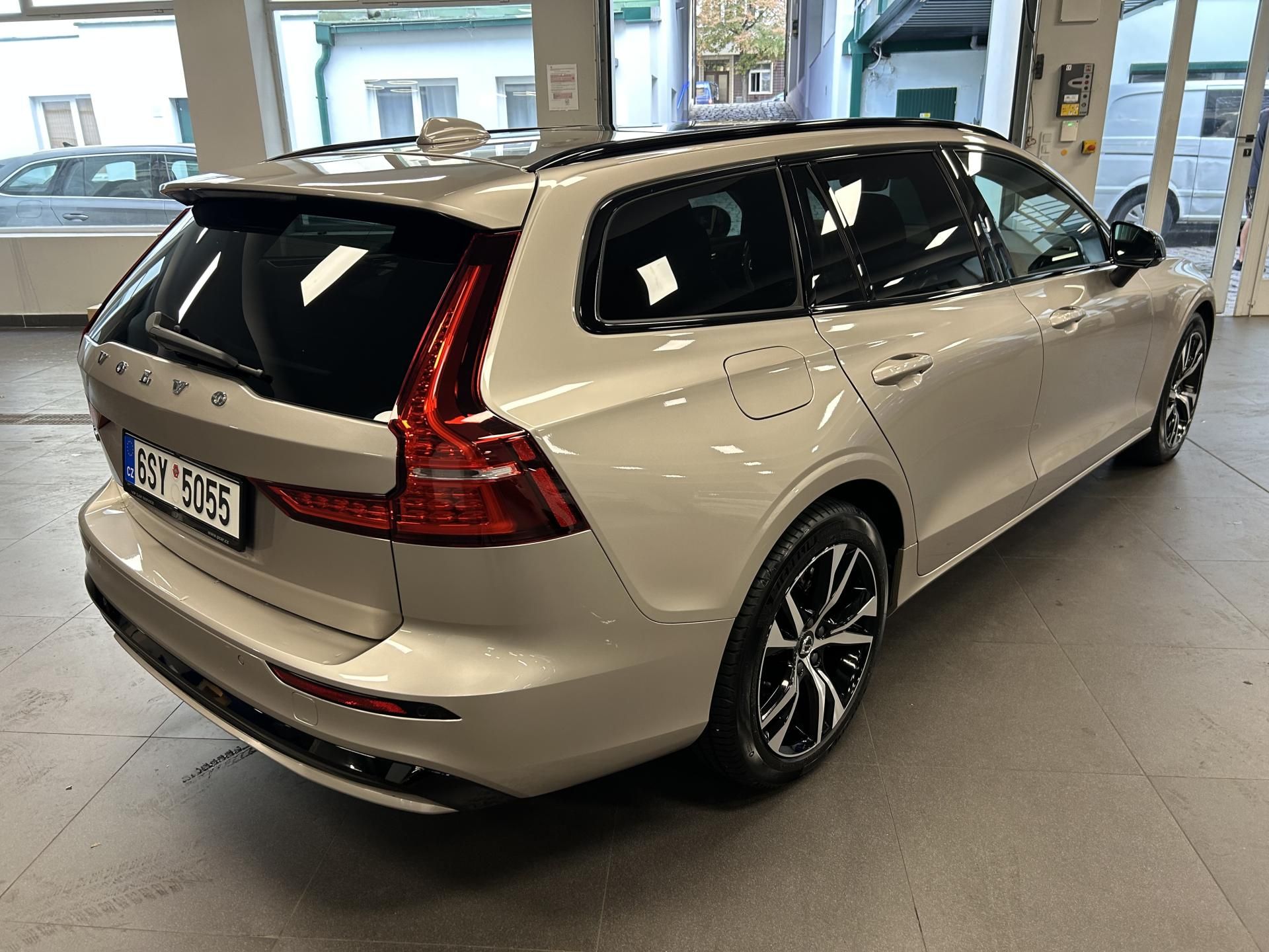 Volvo V60, ULTRA DARK DCT LED Panora HUD - fotka 4