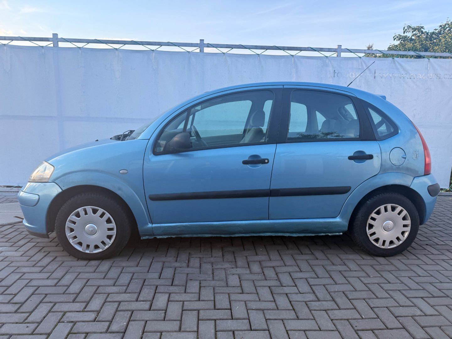 Citroën C3, 1,1i 44kW *STK 09/2028* - fotka 3