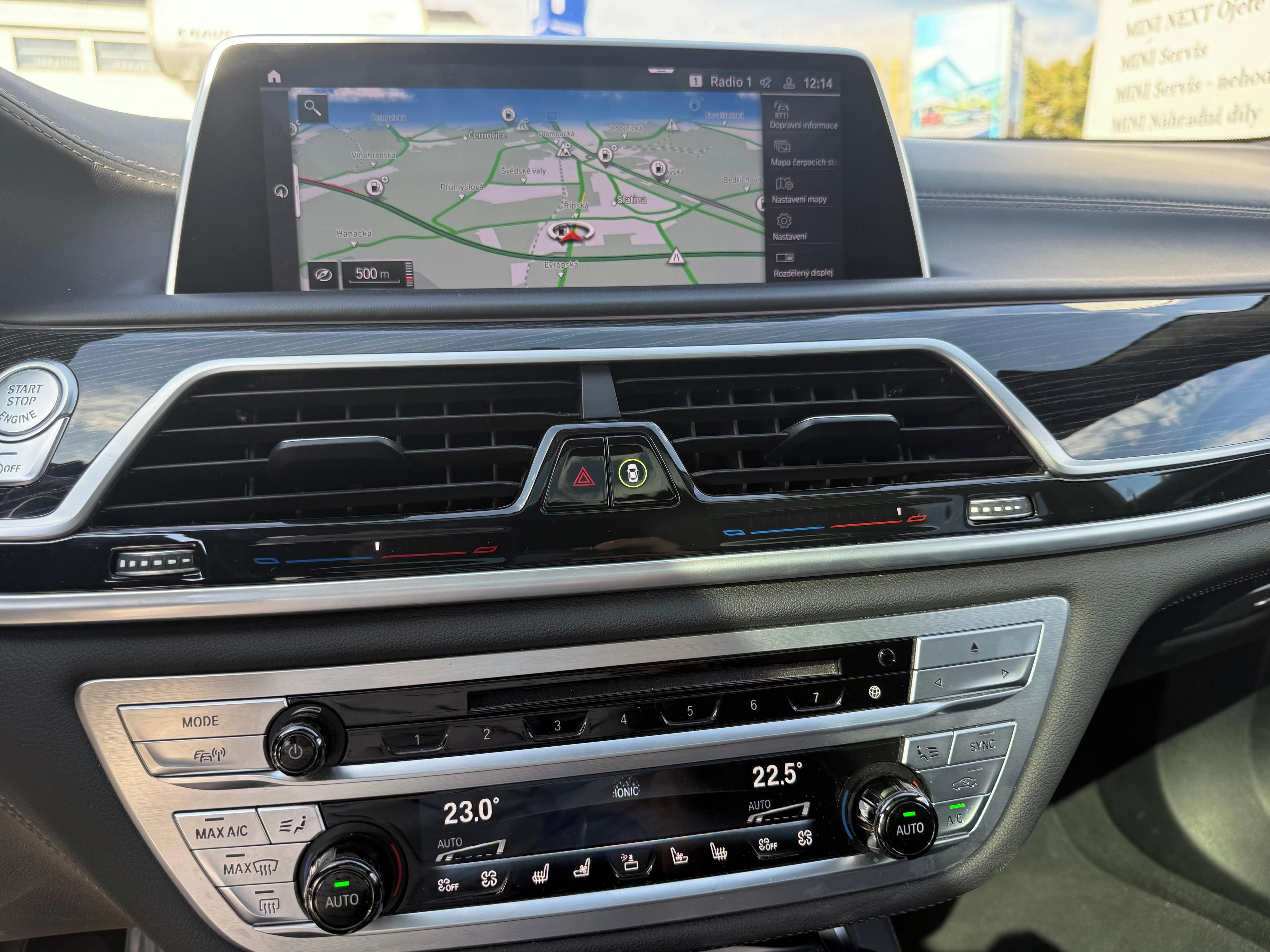 BMW Řada 7, BMW 750i xDrive - fotka 6