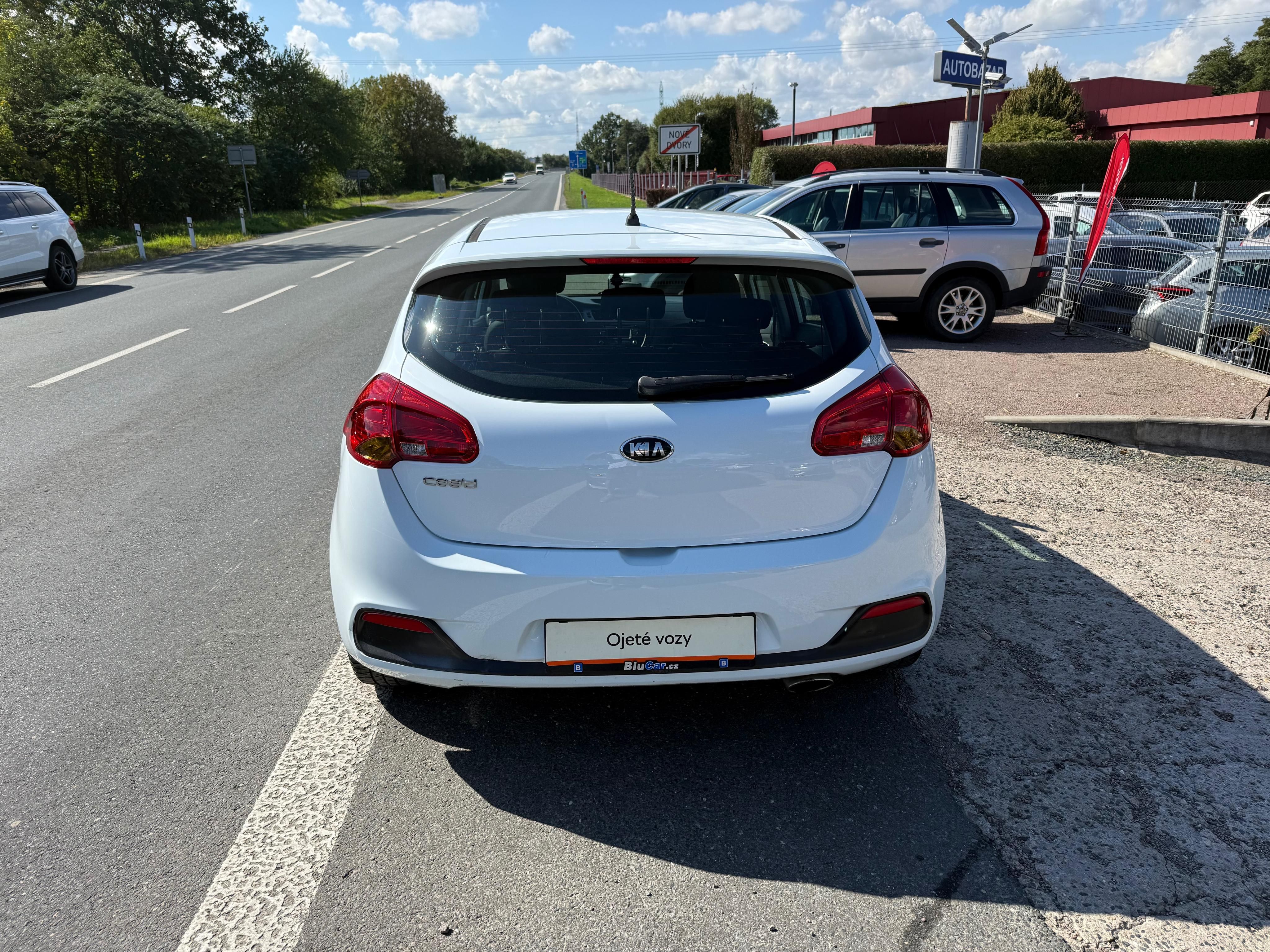 Kia Cee´d, 1.4 CVVT ČR - fotka 4