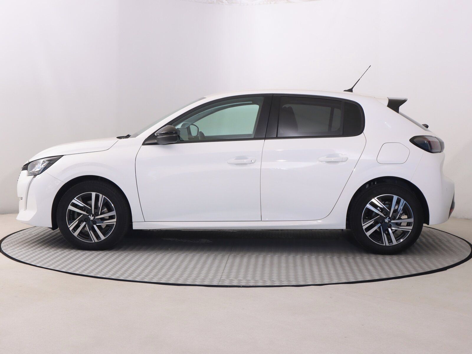 Peugeot 208, 1.2 PureTech, Automat - fotka 3