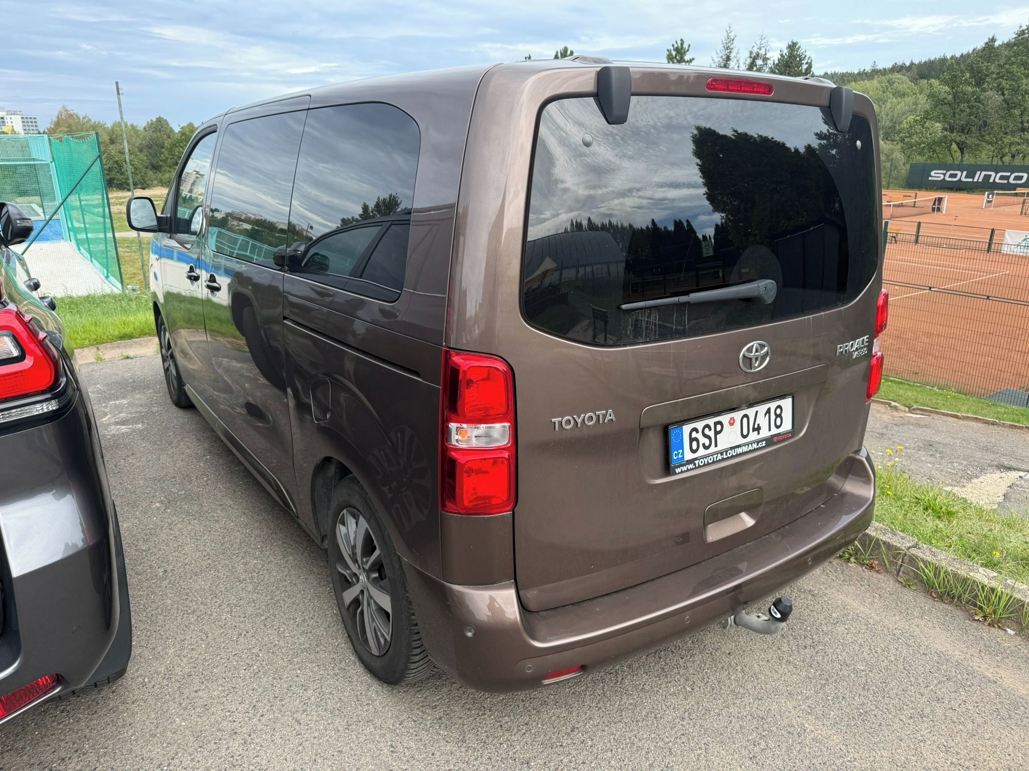 Toyota Proace Verso, 2.0 D-4D 130 kW 8AT VIP 7 míst - fotka 2