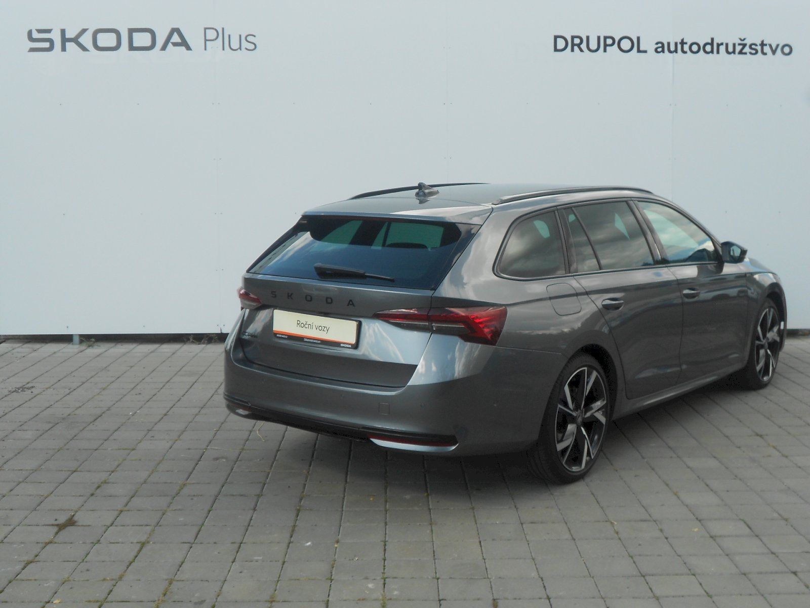Škoda Octavia, Combi IV 1.5 TSI - 110 kW, Spo - fotka 2
