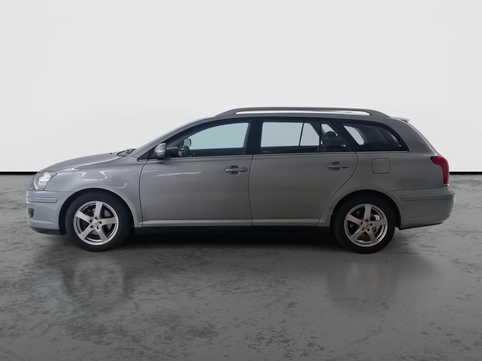 Toyota Avensis, 1.8 VVT-i, po STK, dobrý stav - fotka 3