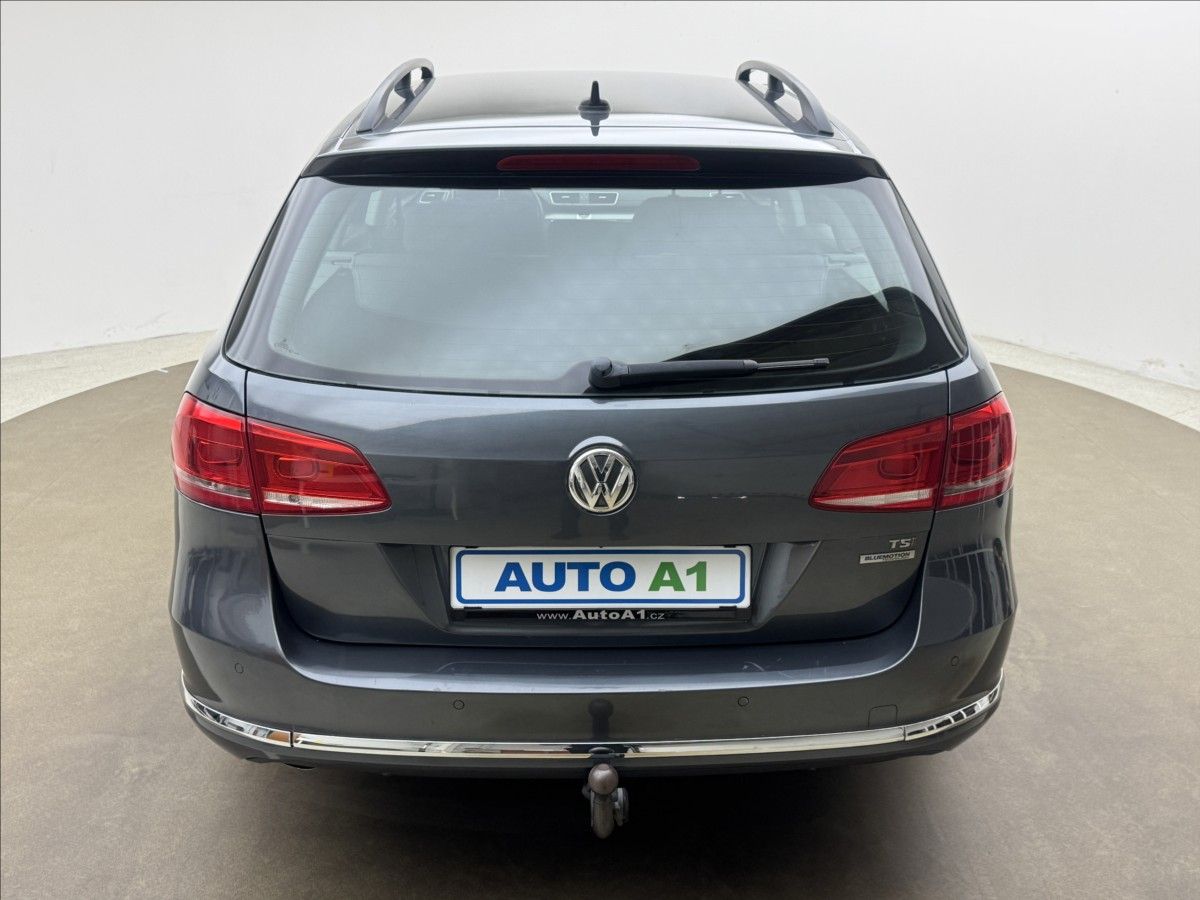 Volkswagen Passat, 1,4 TSi NAVI SENZORY TAŽNÉ - fotka 5