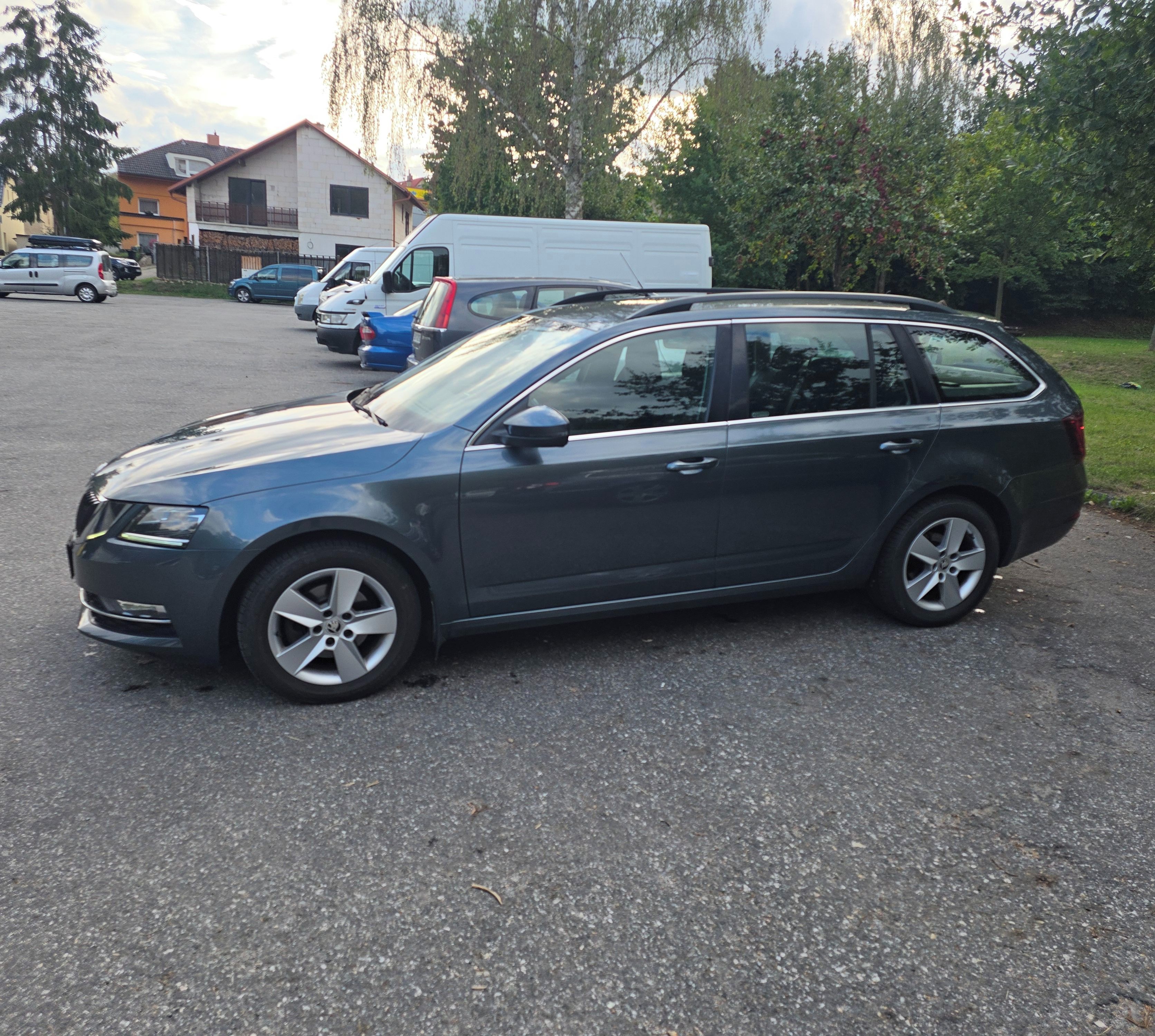 Škoda Octavia, Škoda Octavia, 2.0 TDI, 110 kW - fotka 4