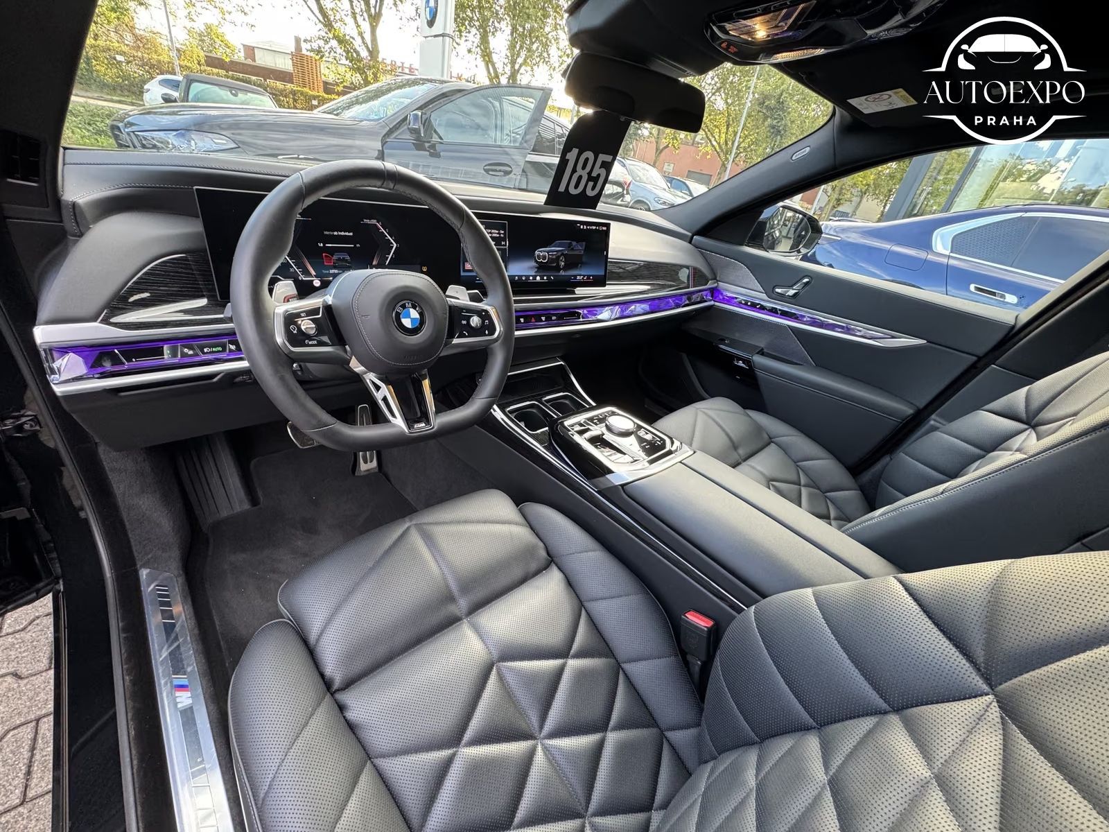 BMW Řada 7, 740d xDrive M Sport TV PANO - fotka 5