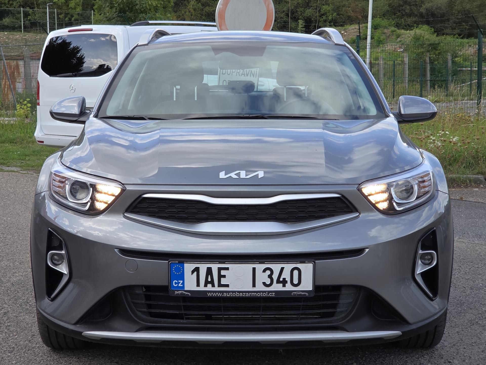 Kia Stonic, 1,2i 1.MAJITEL , SPLÁTKY VŠEM! - fotka 2