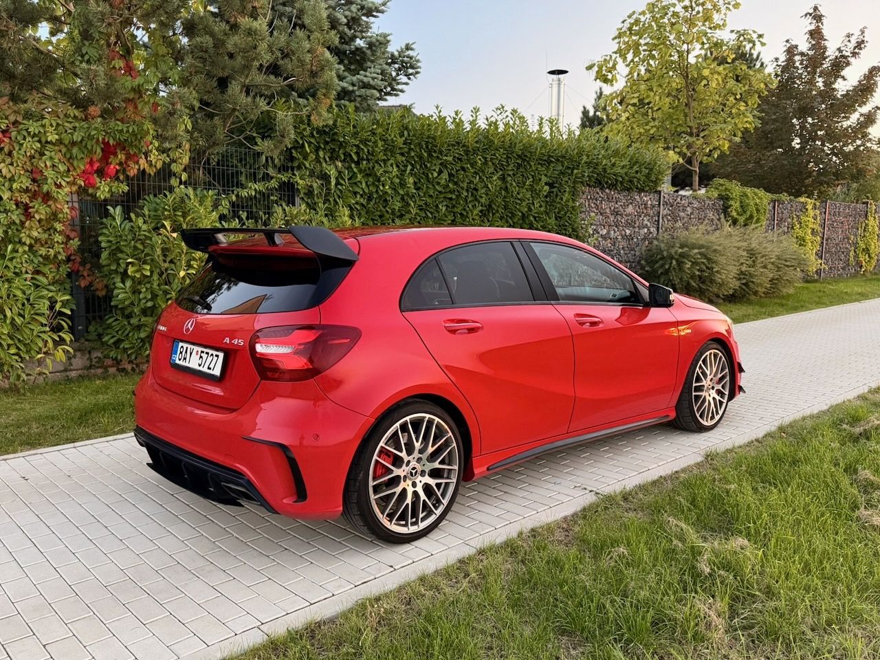 Mercedes-Benz Třídy A, A45 AMG/AERO/SKOŘEPINY/DPH - fotka 6