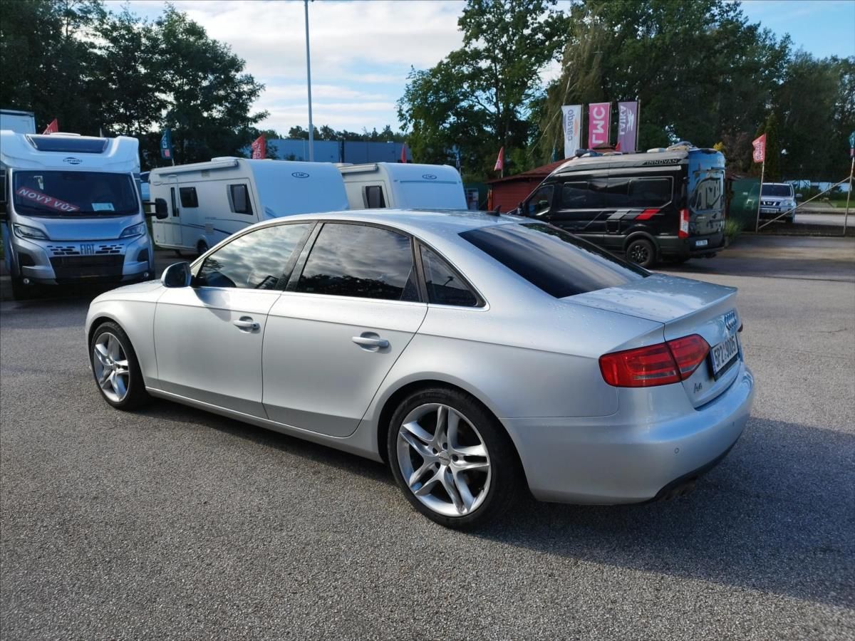 Audi A4, 2,0  TDi - fotka 4