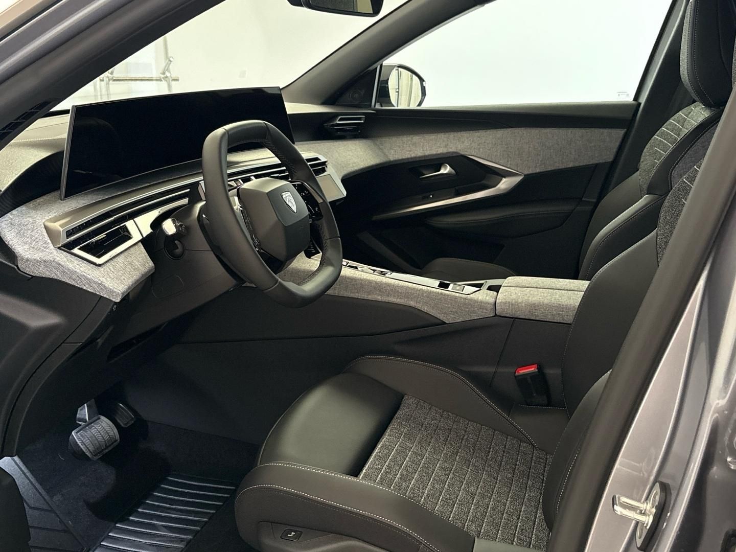 Peugeot 3008, Allure Hybrid 145 e-DCS6 - fotka 6