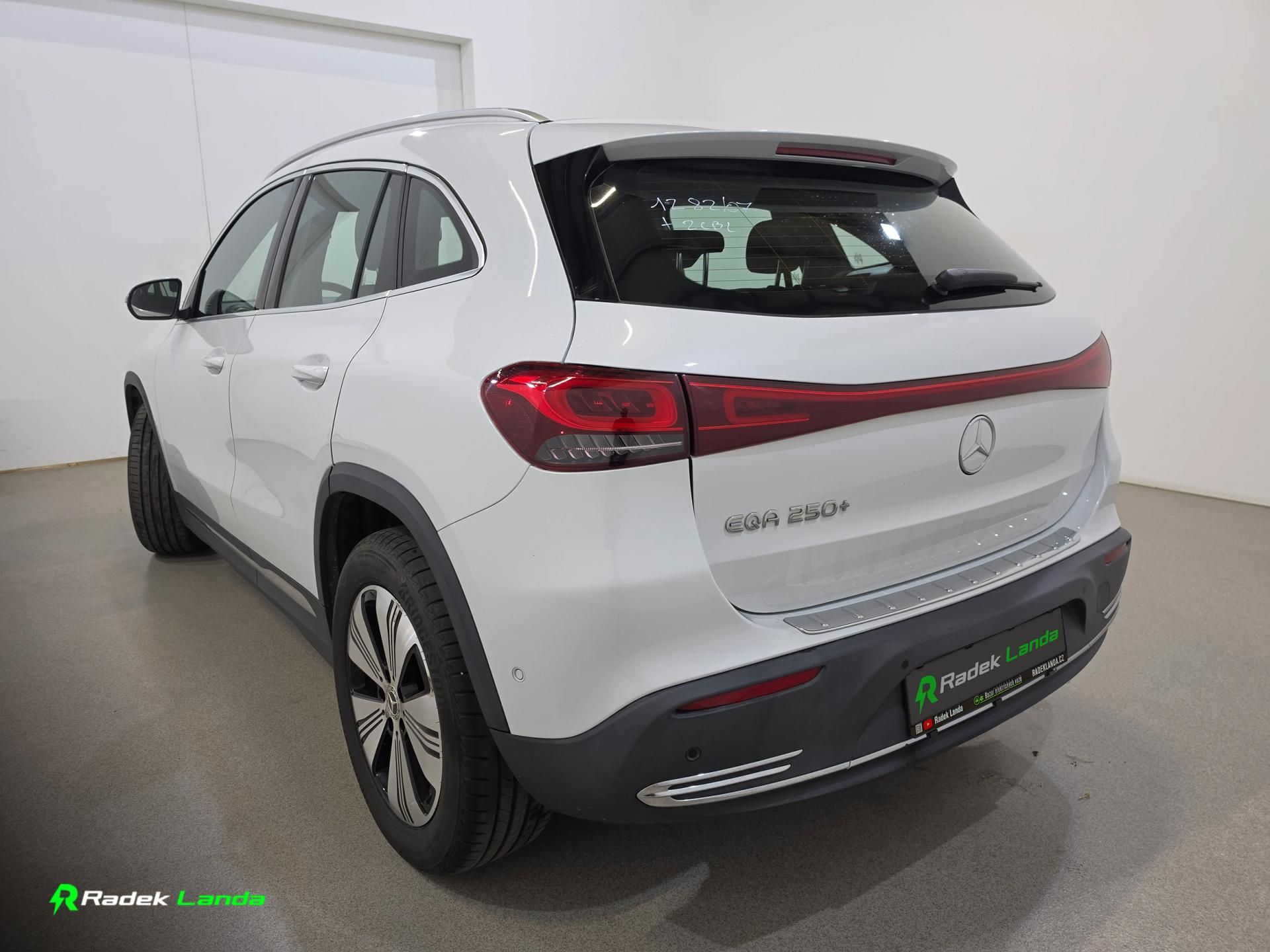 Mercedes-Benz EQA, 250+ 73,9 kWh, LED - fotka 2