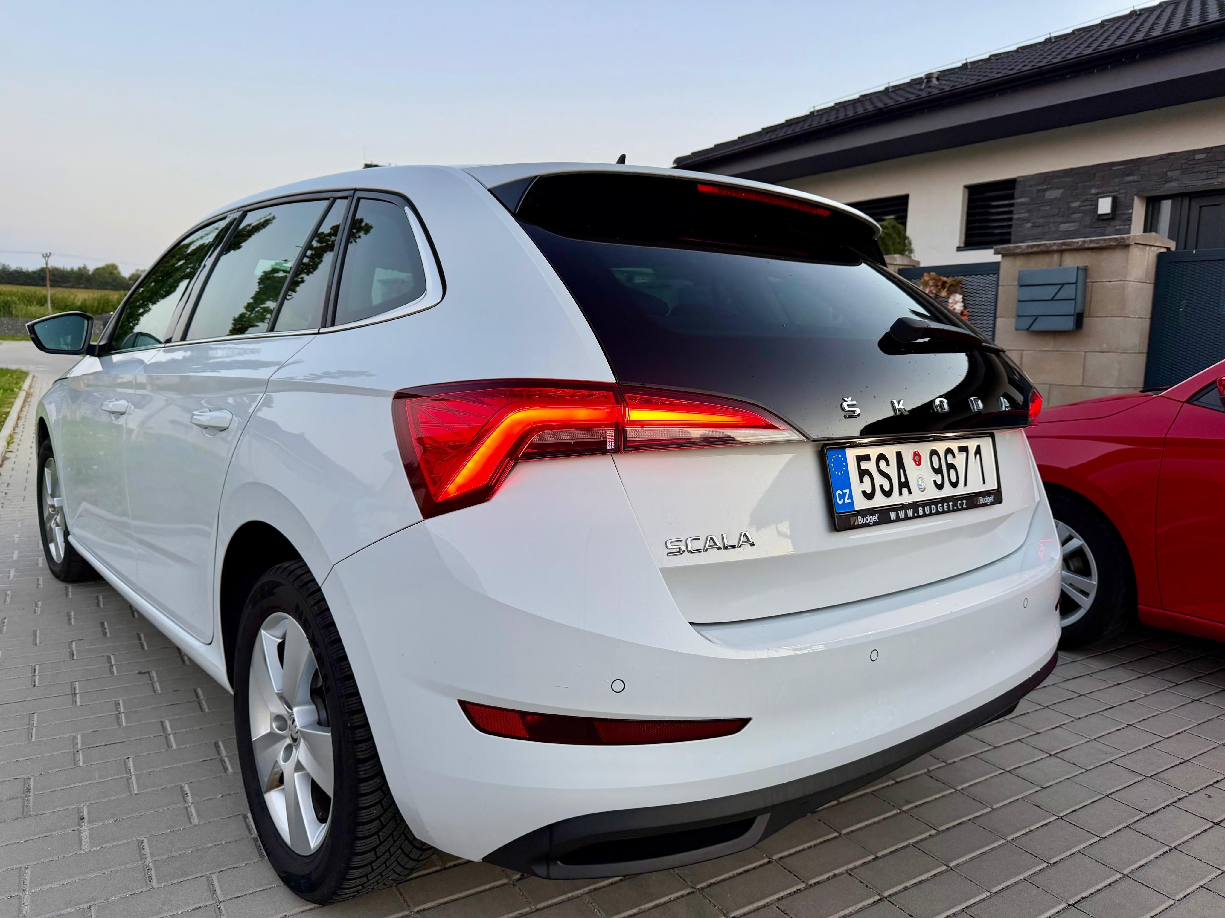 Škoda Scala, 1.0 TSI 81.kw Style Plus - fotka 2