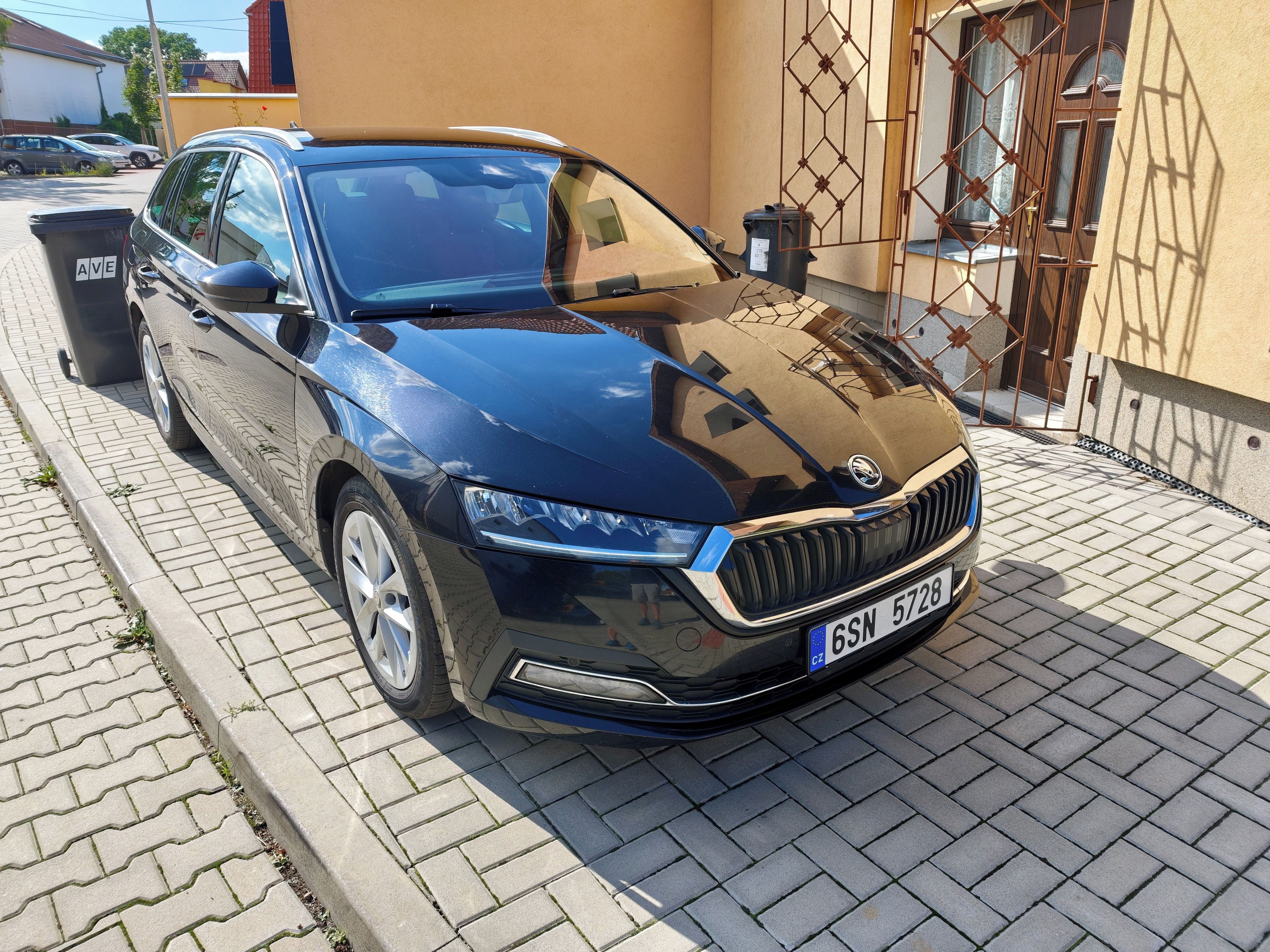 Škoda Octavia, 4x4 , tažné zařízení, automat - fotka 2