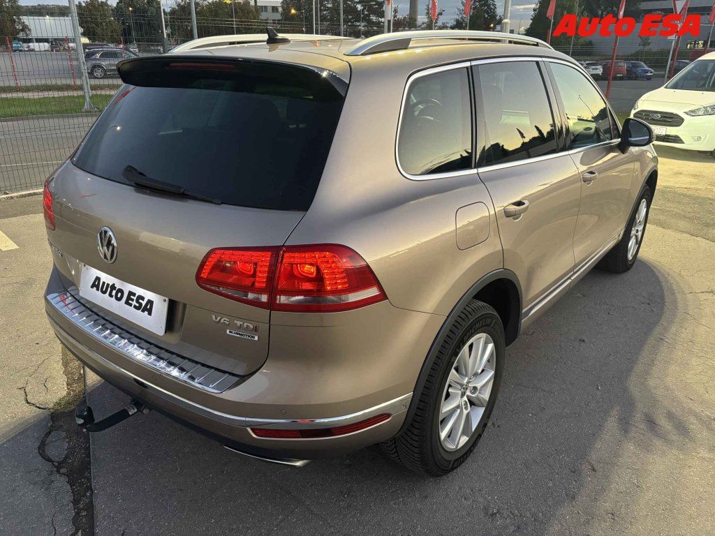 Volkswagen Touareg, 3.0 TDi - fotka 2