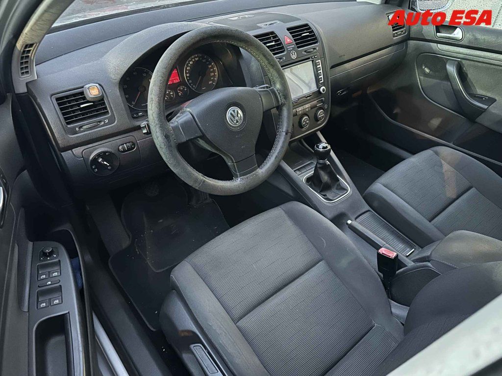Volkswagen Golf, 1.6i,2.maj,ČR - fotka 3