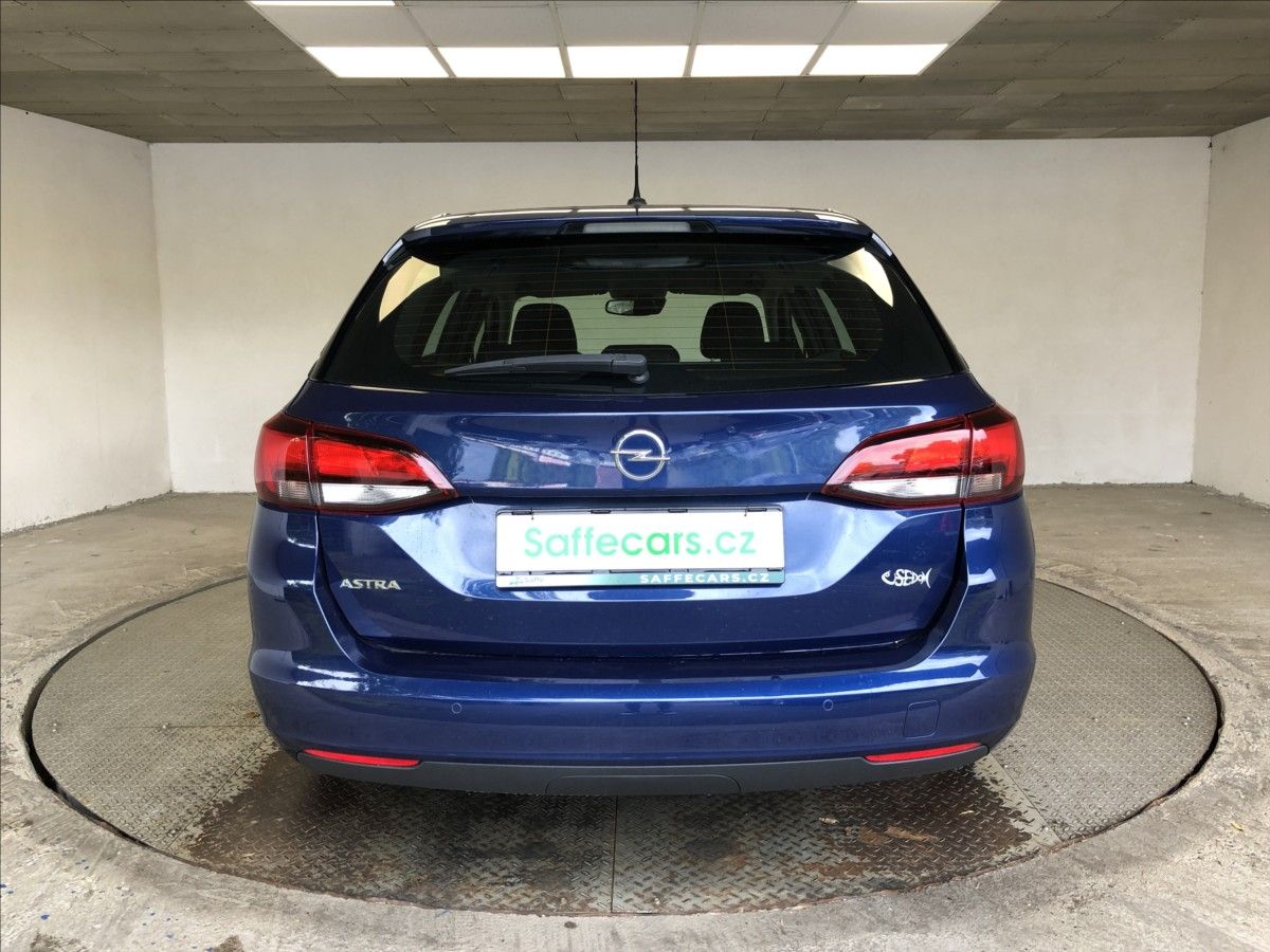 Opel Astra, 1,2 T 81KW Sport Tourer - fotka 6