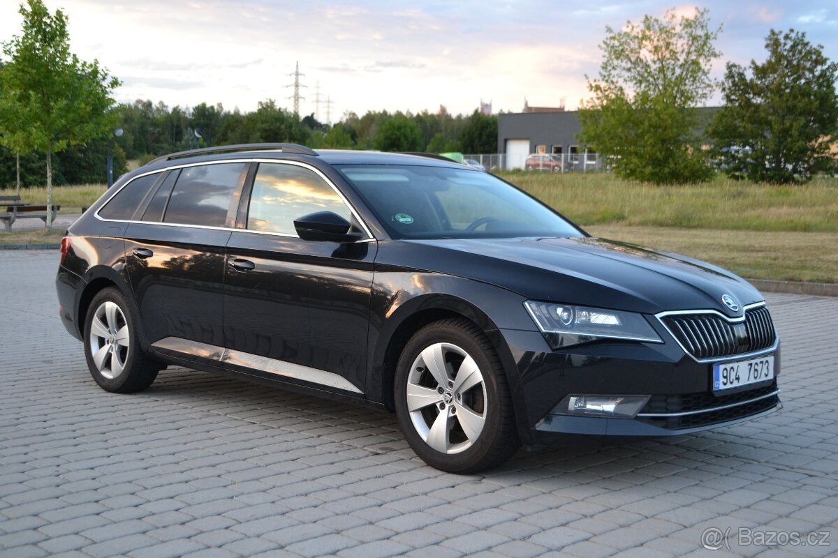 Škoda Superb - fotka 2