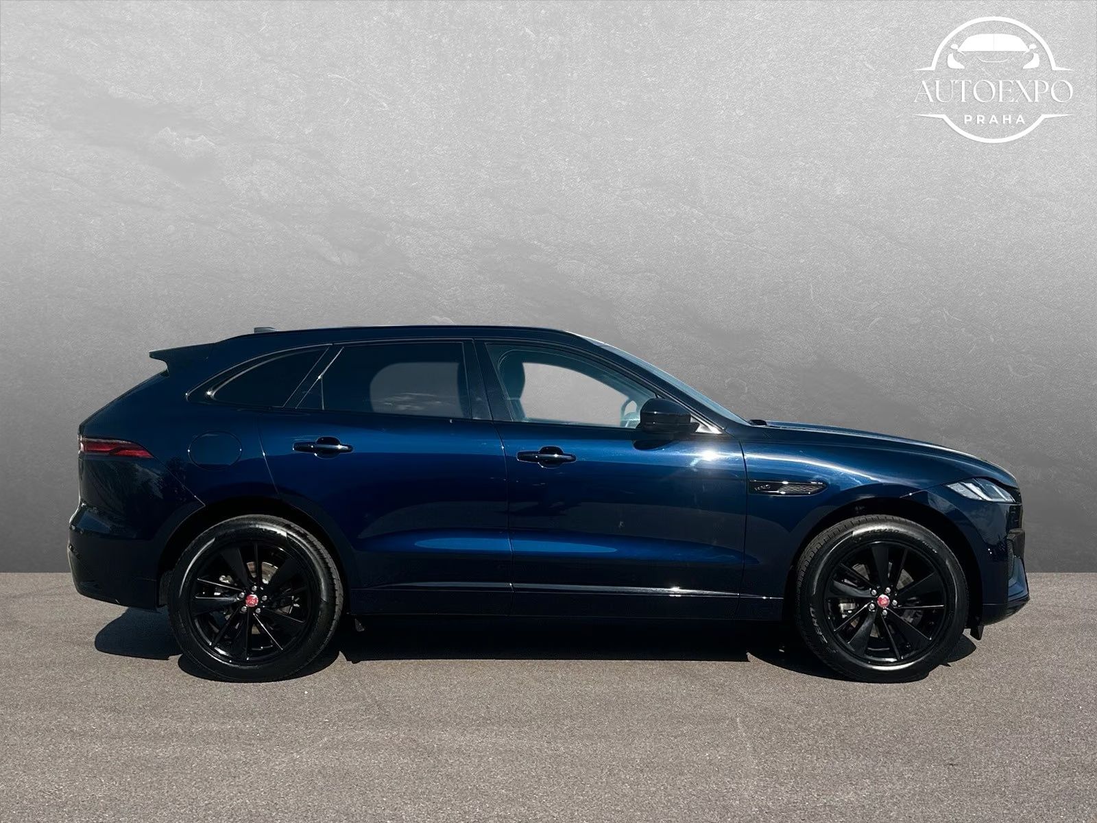 Jaguar F-Pace, P250 R-DYNAMIC SE AWD * - fotka 5