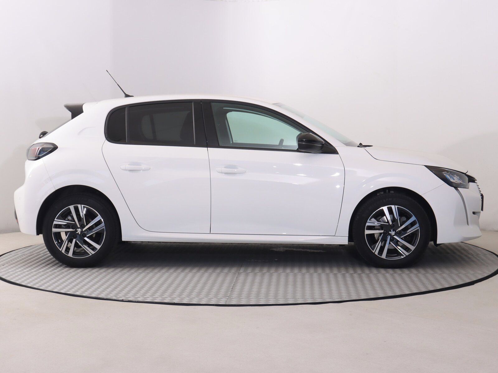 Peugeot 208, 1.2 PureTech, Automat - fotka 6