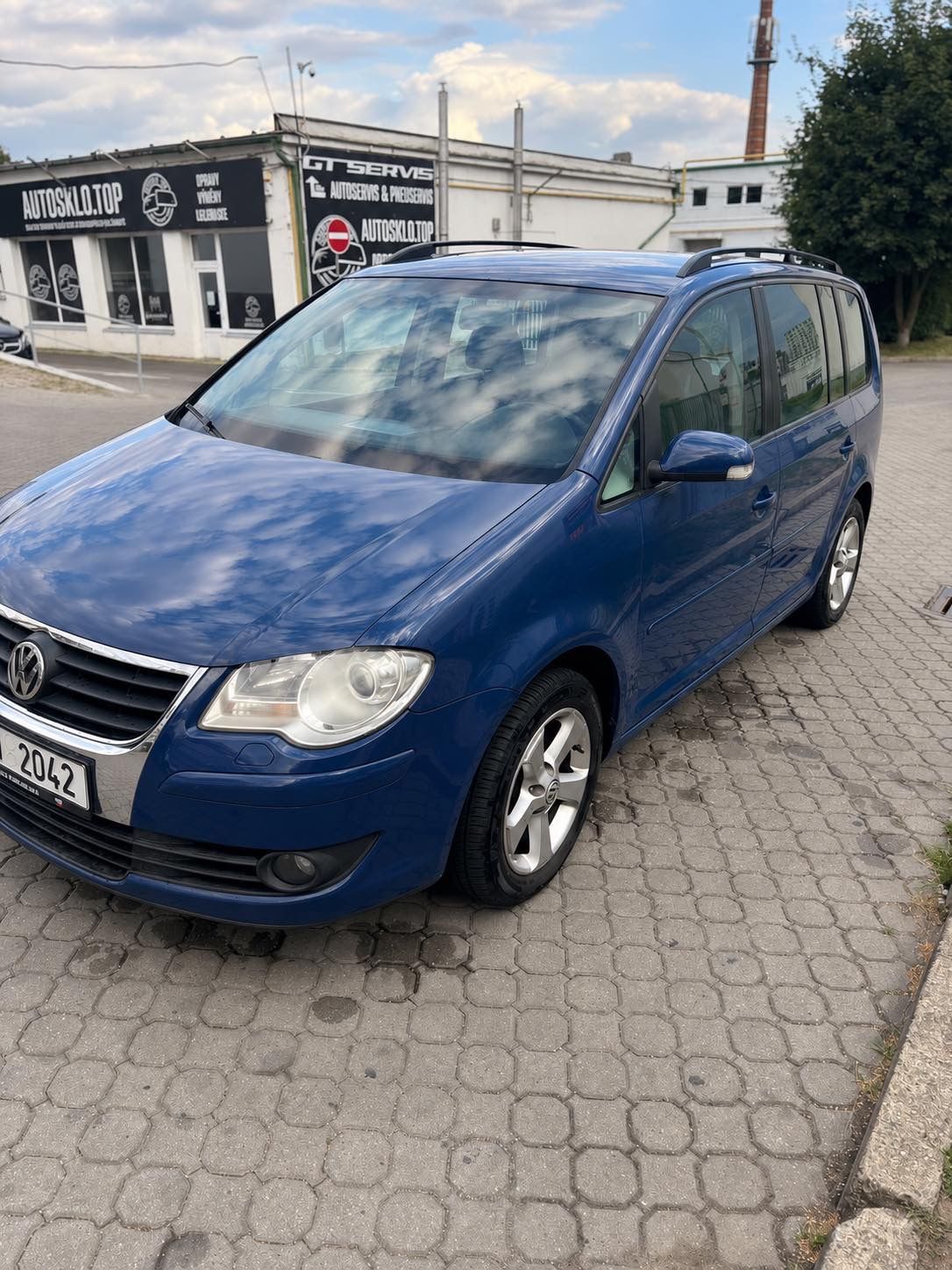 Volkswagen Touran - fotka 2