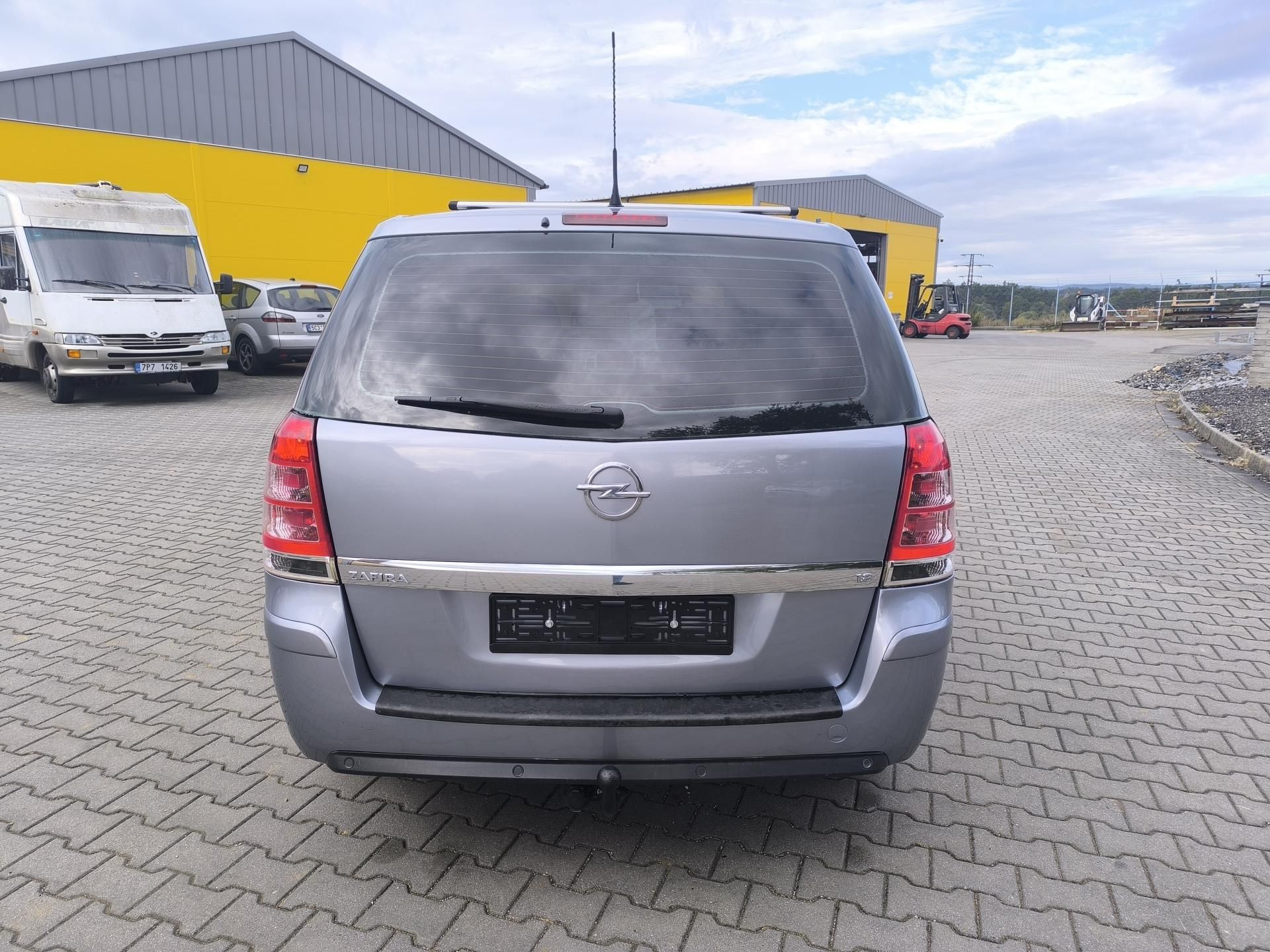 Opel Zafira, 1.8  7MÍST,DOLOŽENÉ KM,SERVIS - fotka 4