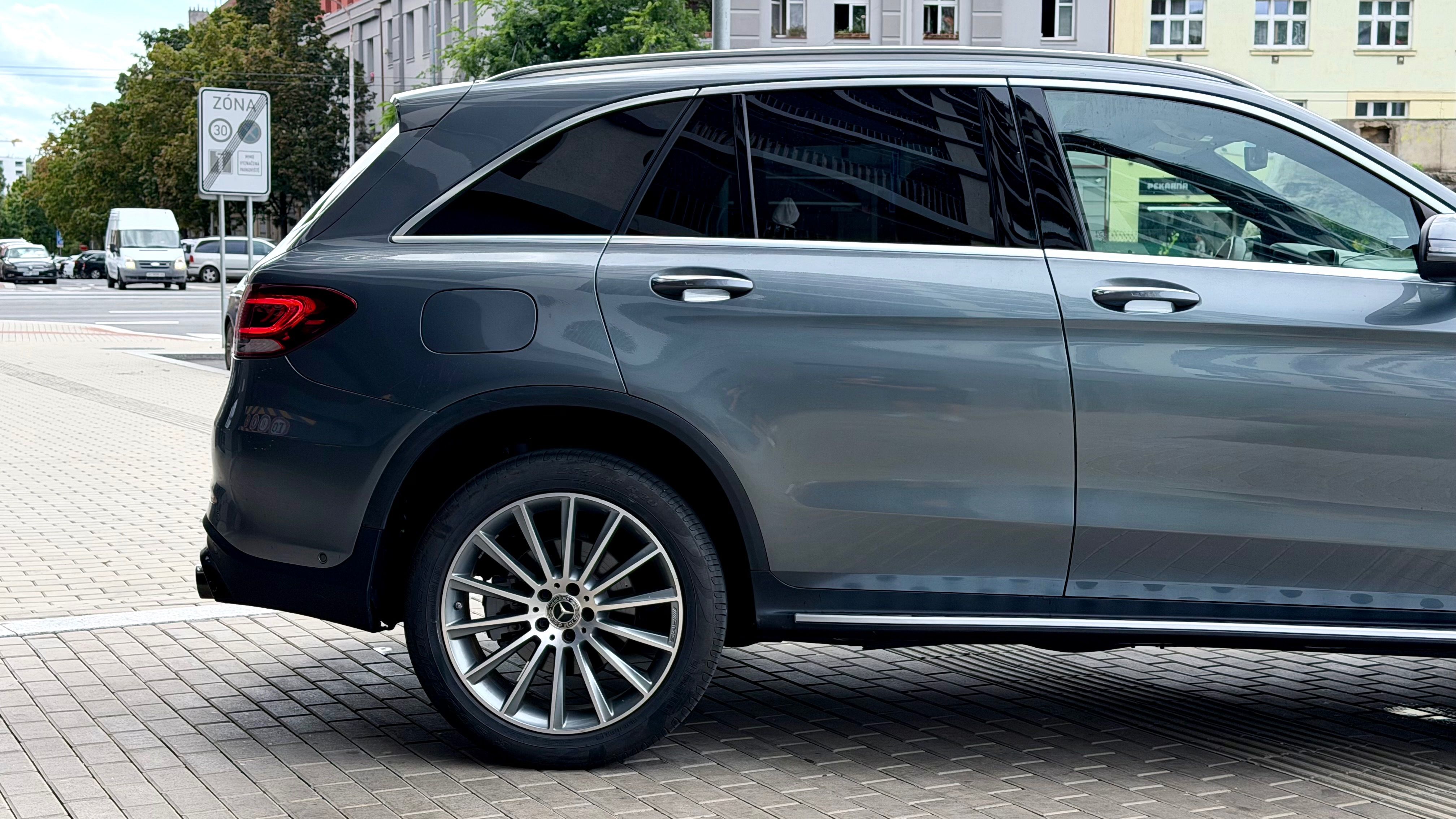 Mercedes-Benz GLC, Mercedes-Benz GLC AMG 2020 85K - fotka 4