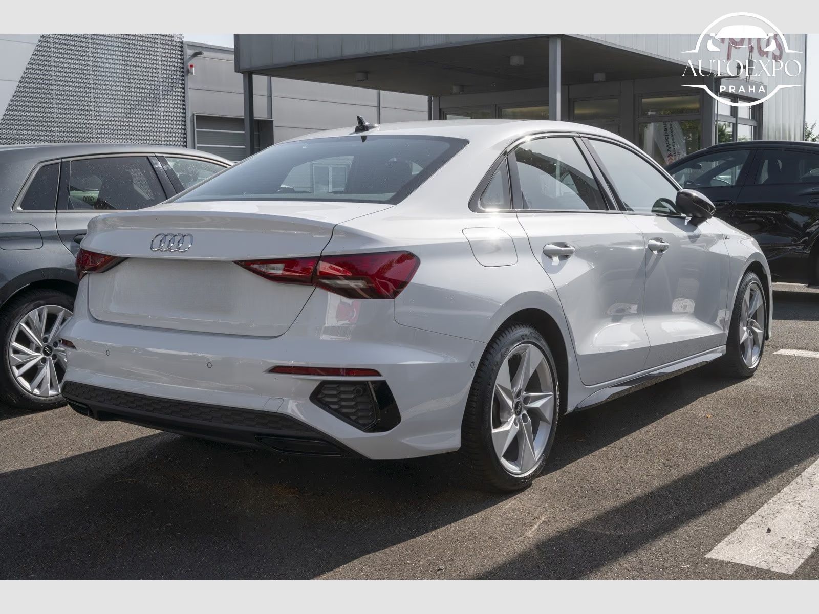 Audi A3, Limousine 35 TDI S line - fotka 3