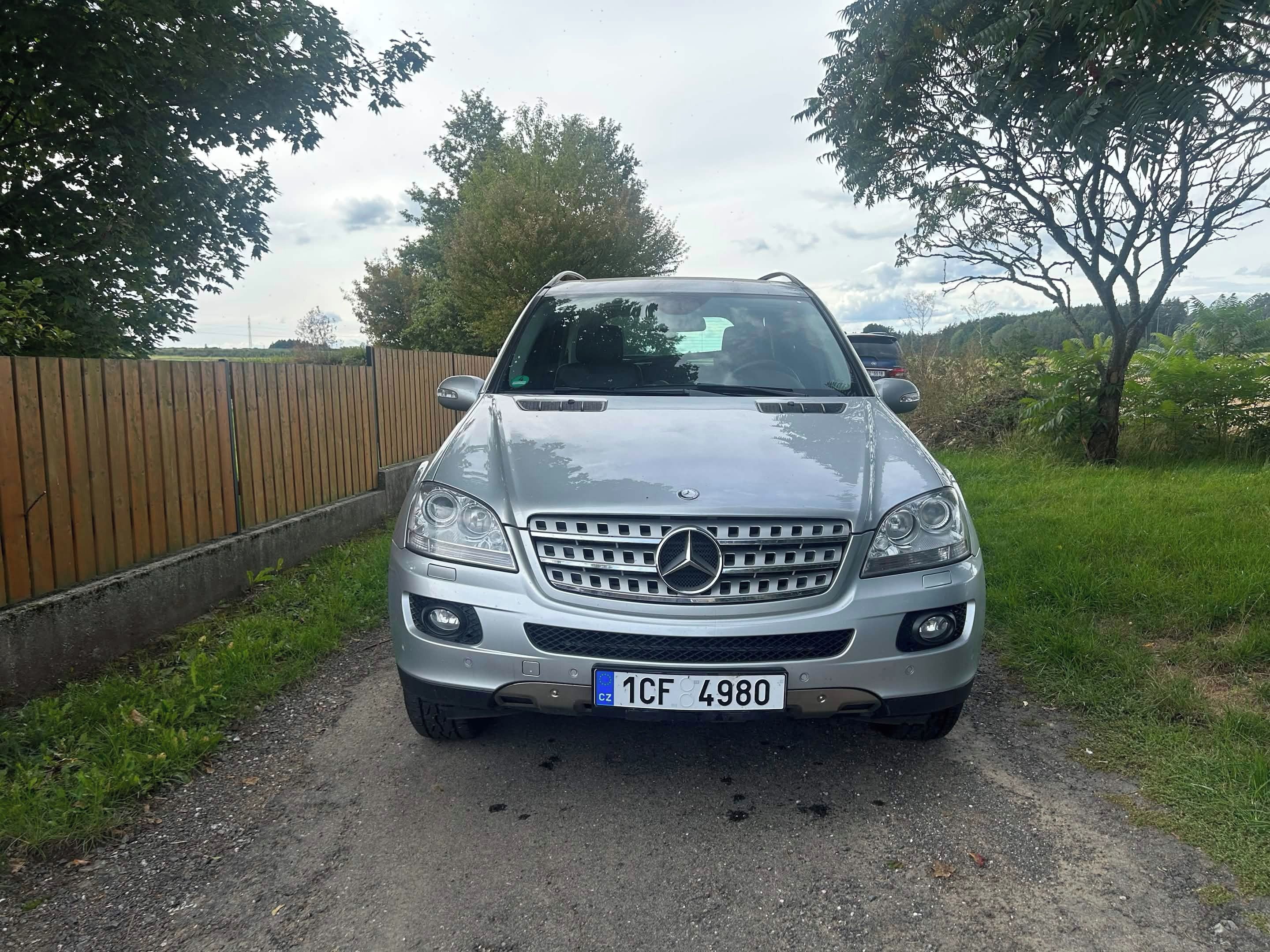 Mercedes-Benz ML, *280 CDI* 4X4 *AIRMATIC* - fotka 2