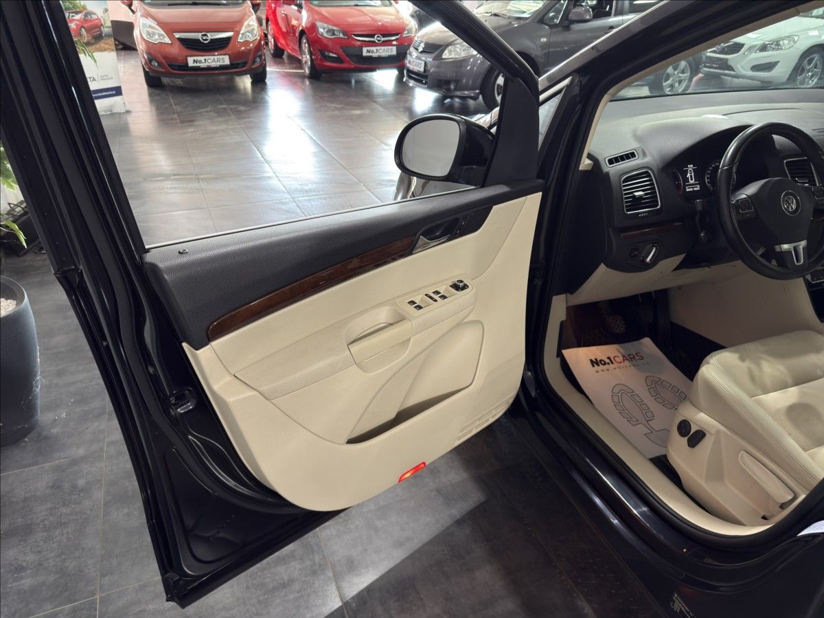 Volkswagen Sharan, 2,0   TDI HIGH PANO WEBASTO TZ - fotka 6