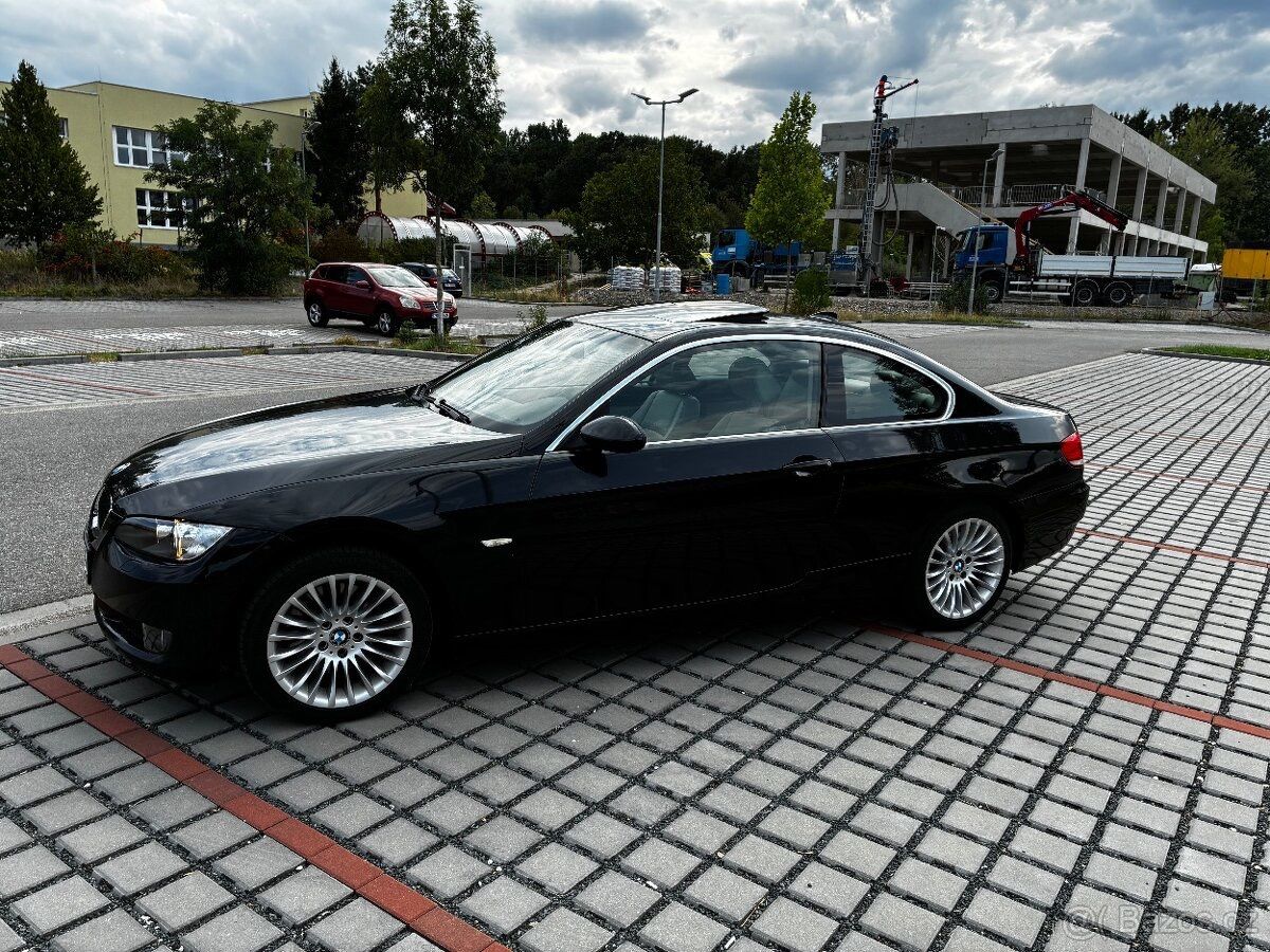 BMW Řada 3, BMW E92 325i - fotka 3