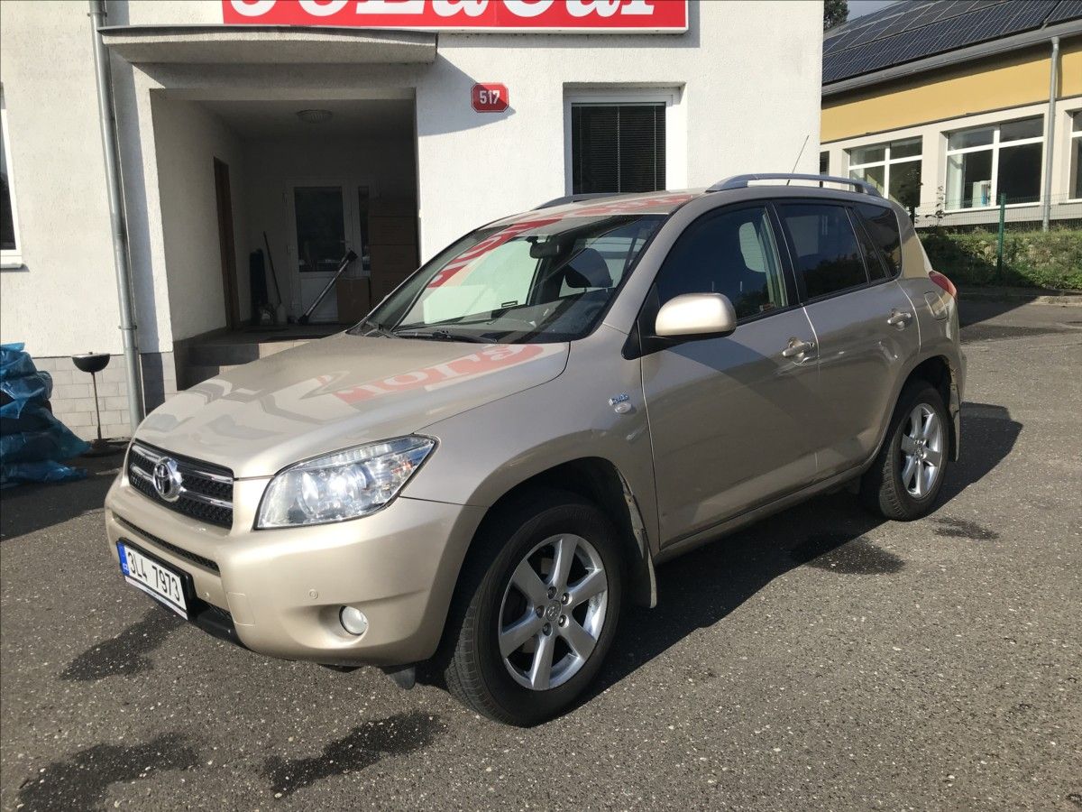 Toyota Rav4, 2,2 D 100kW 4x4 - fotka 3
