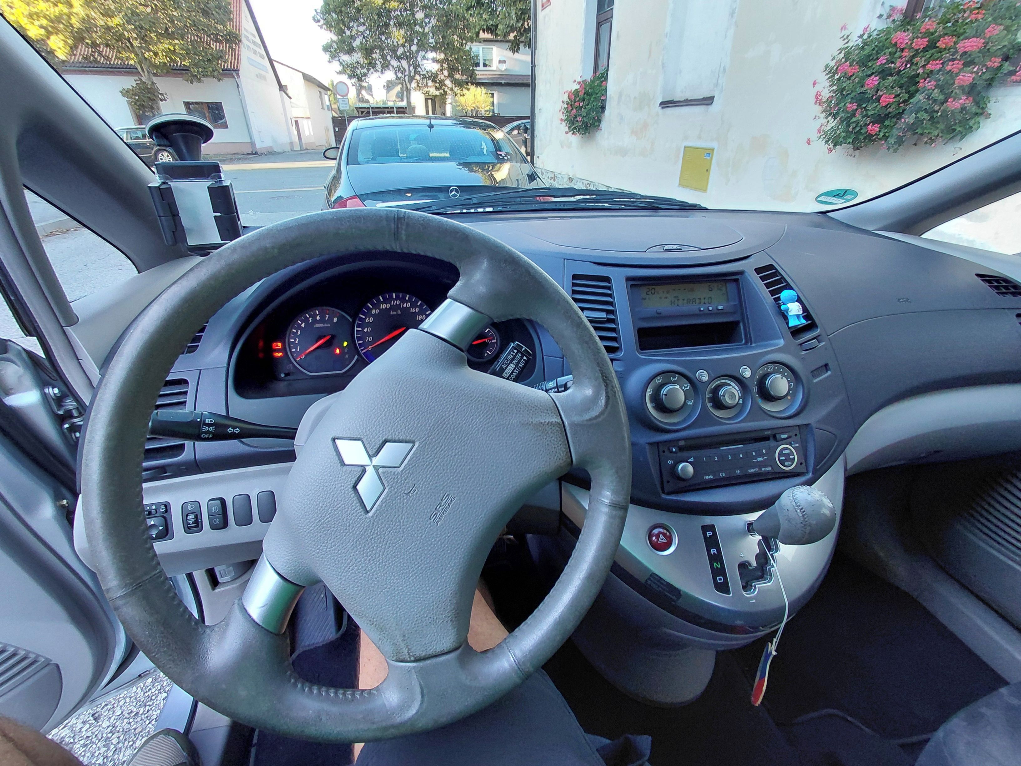 Mitsubishi Grandis
