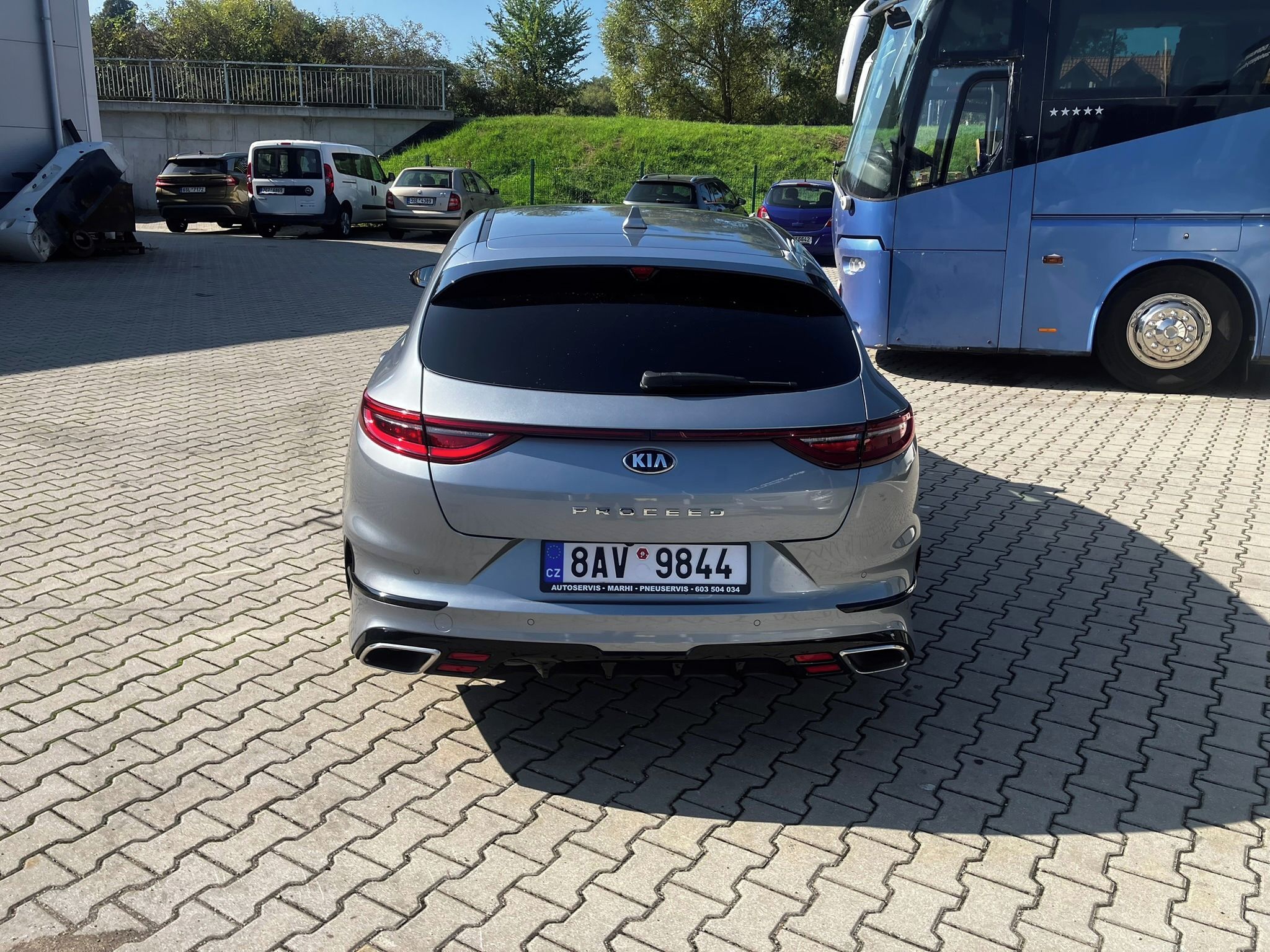Kia ProCeed, 1,6 TGDi - servisováno - fotka 4