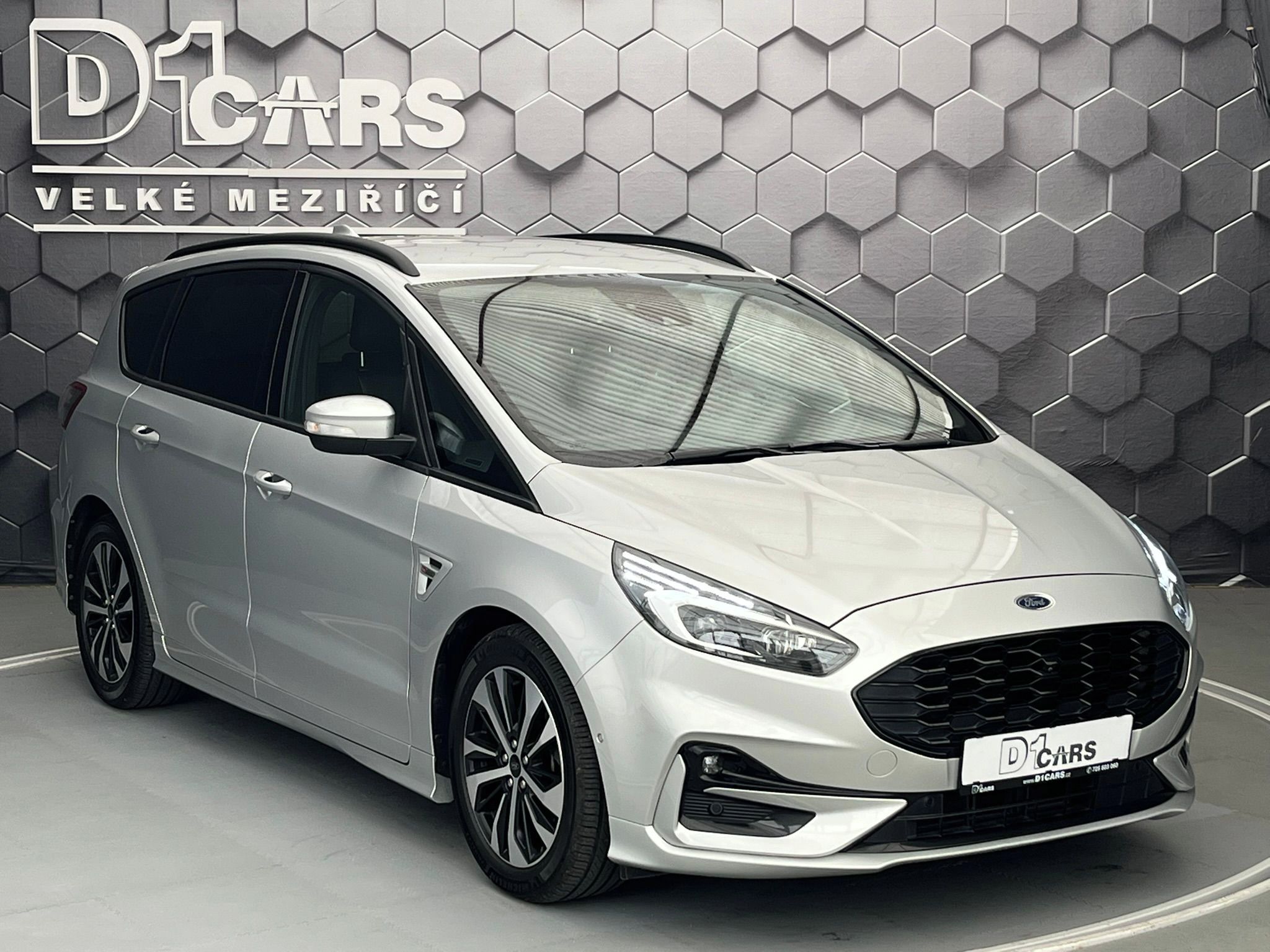 Ford S-MAX, 2.5 HEV ST-Line - fotka 6